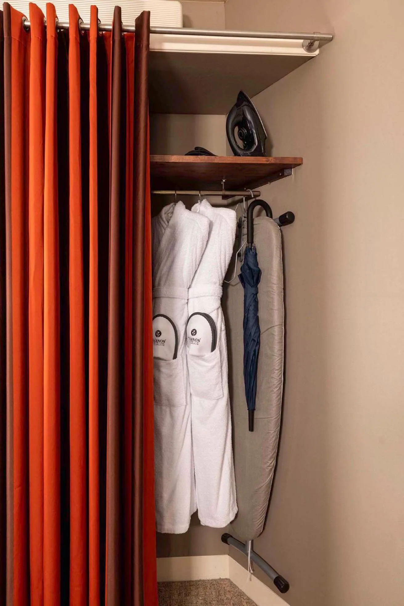 flat iron in Hotel Trianon Rive Gauche