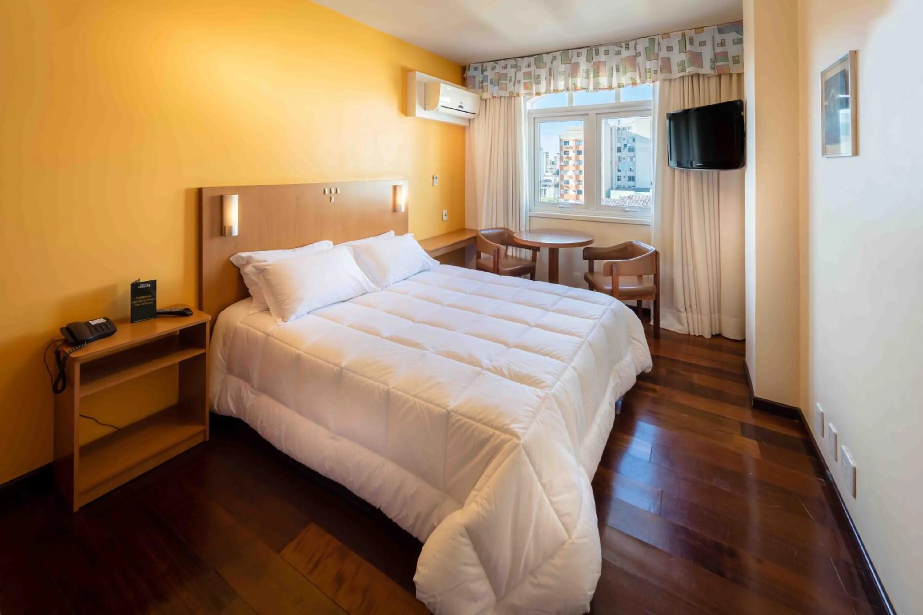 Street view, Bed in San Silvestre Hotel