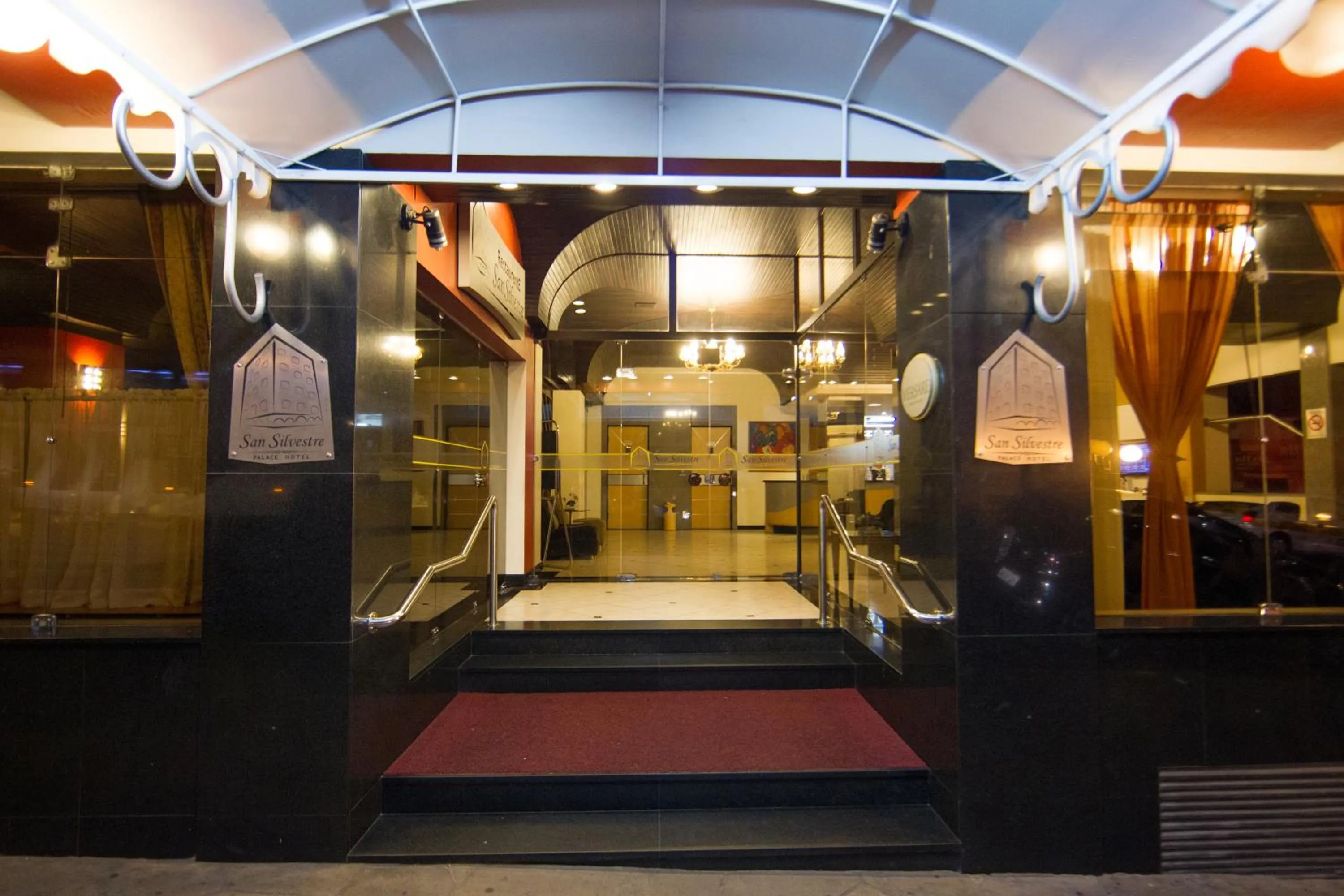 Facade/entrance in San Silvestre Hotel