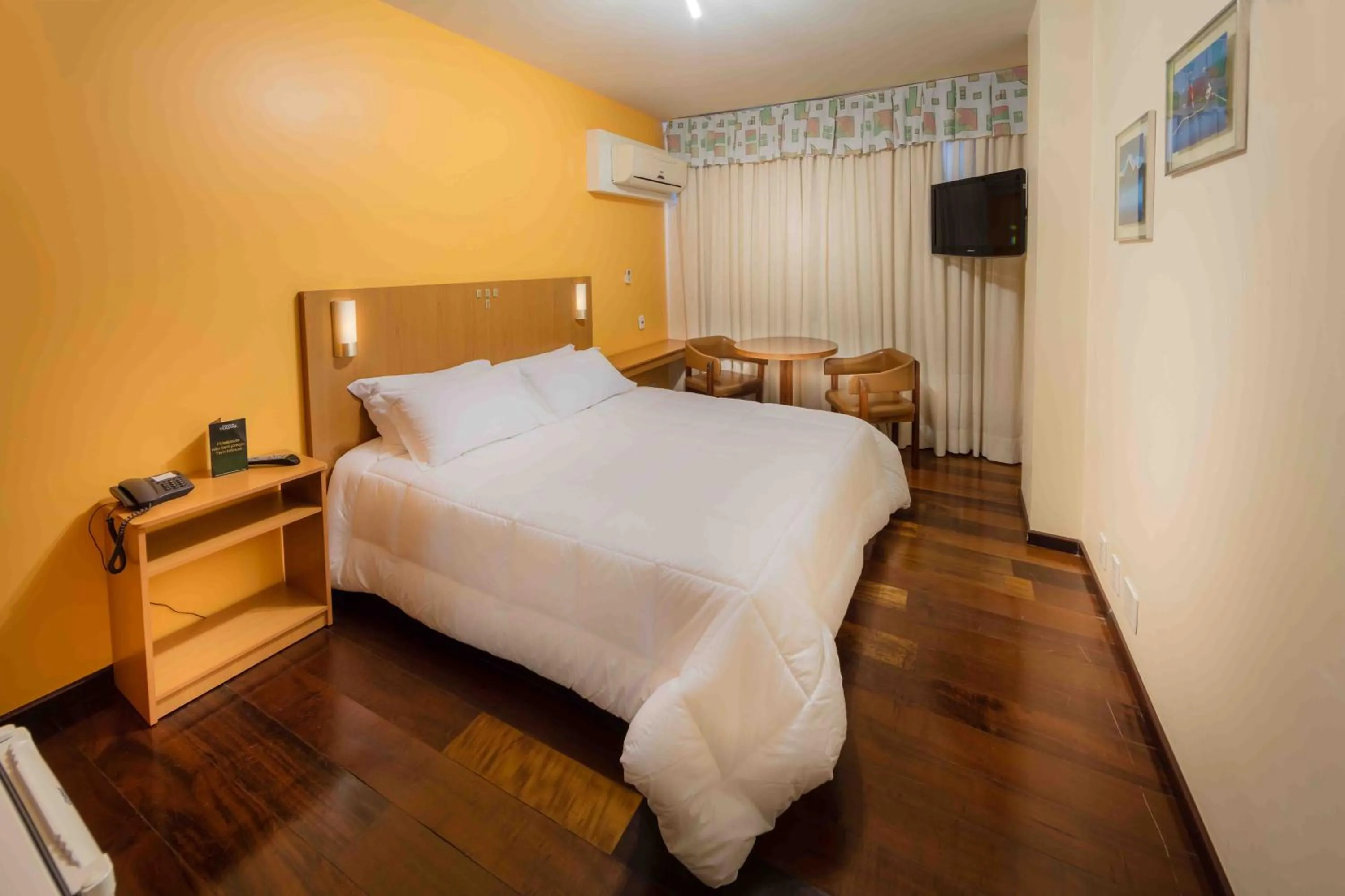 Street view, Bed in San Silvestre Hotel