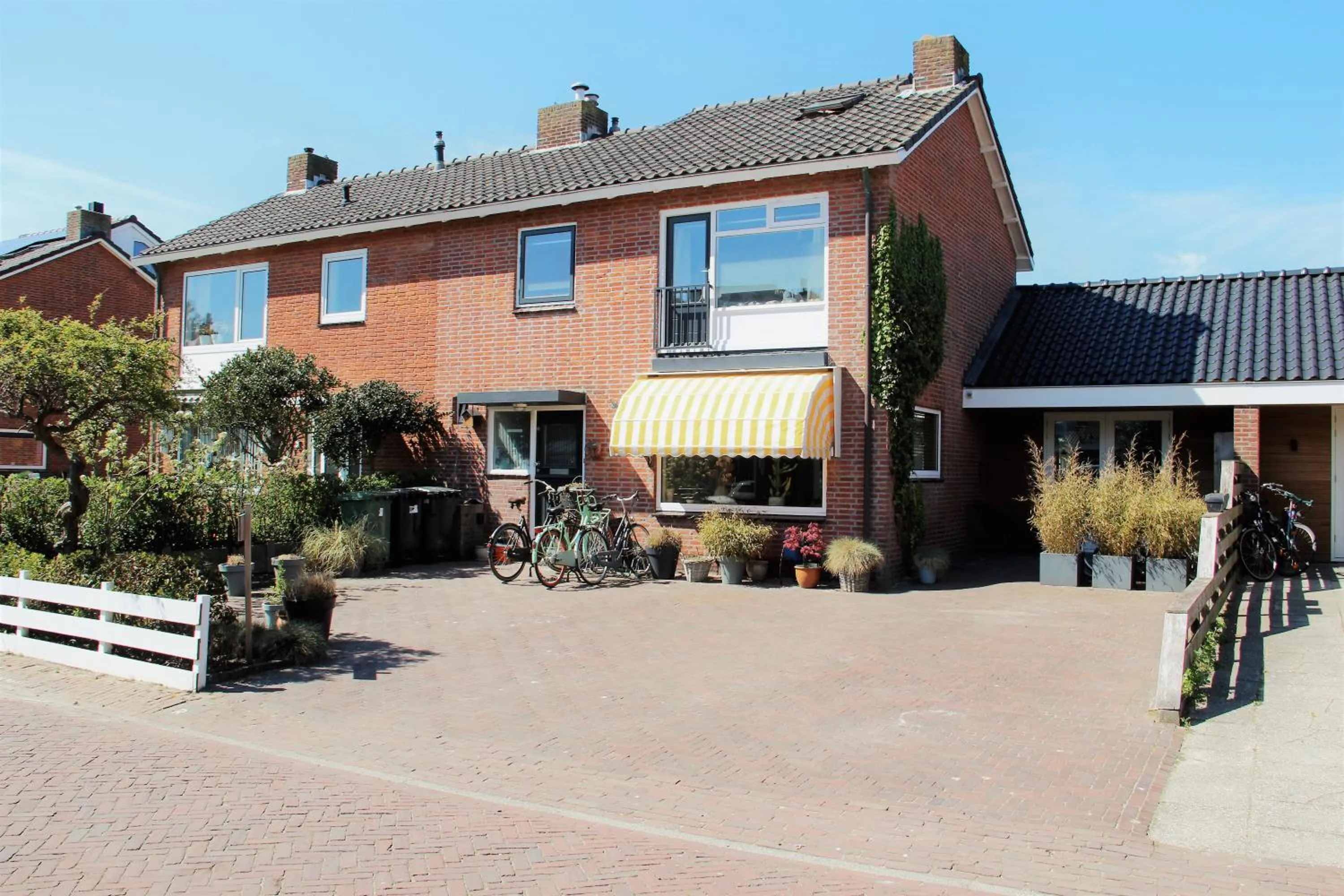 Property building in Southpoint Zandvoort & private parking