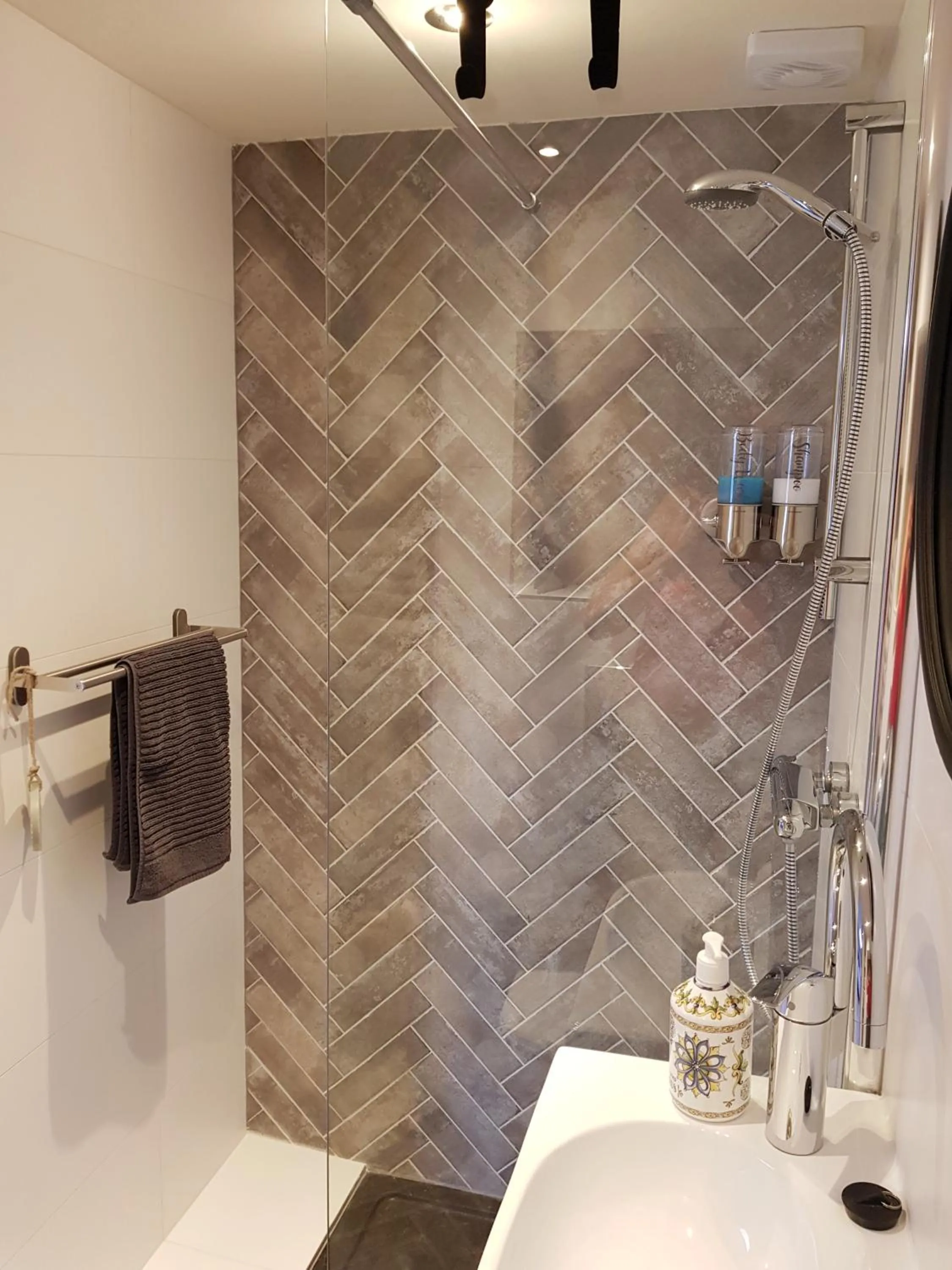 Bathroom in Southpoint Zandvoort & private parking