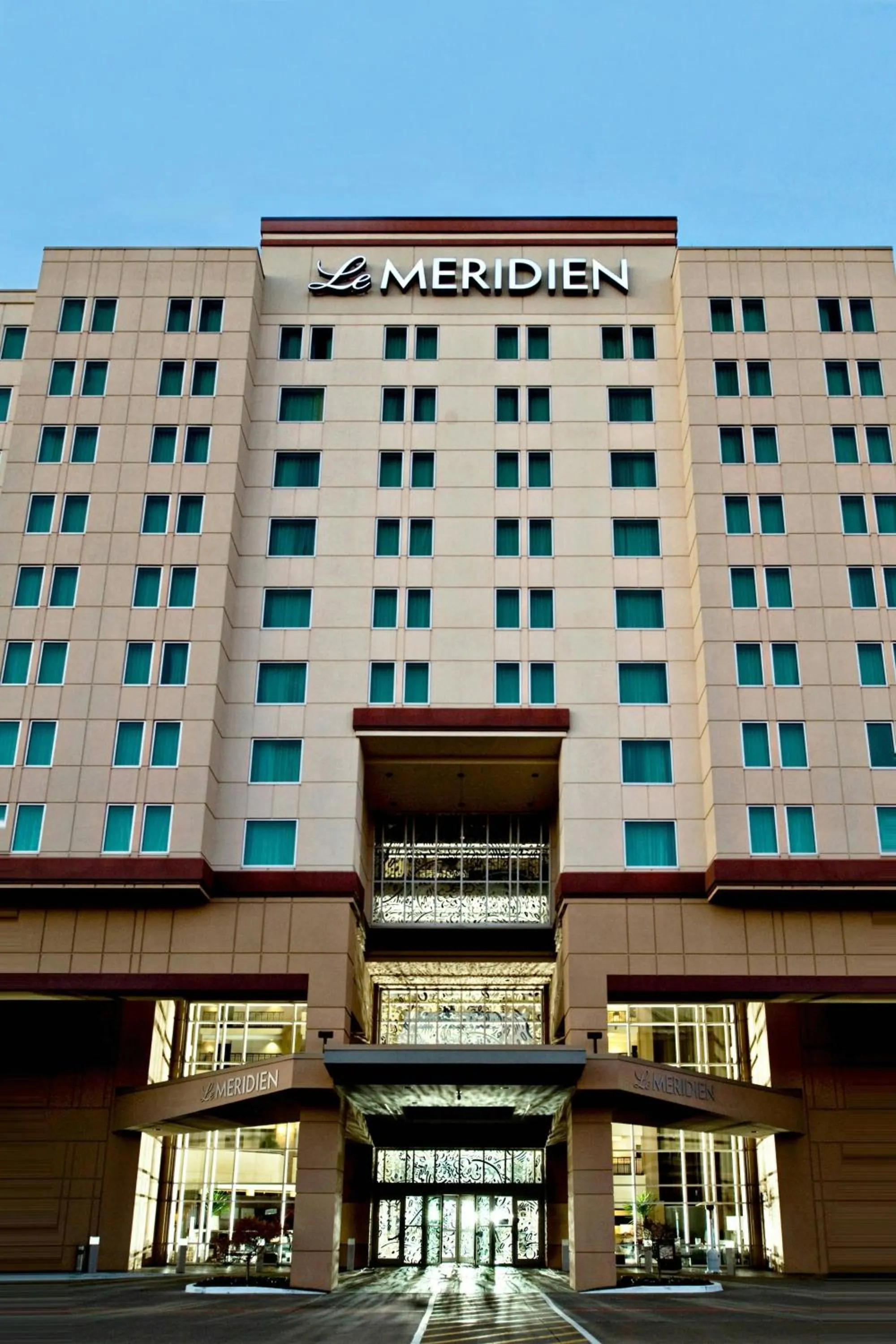 Property building in Le Meridien Dallas by the Galleria