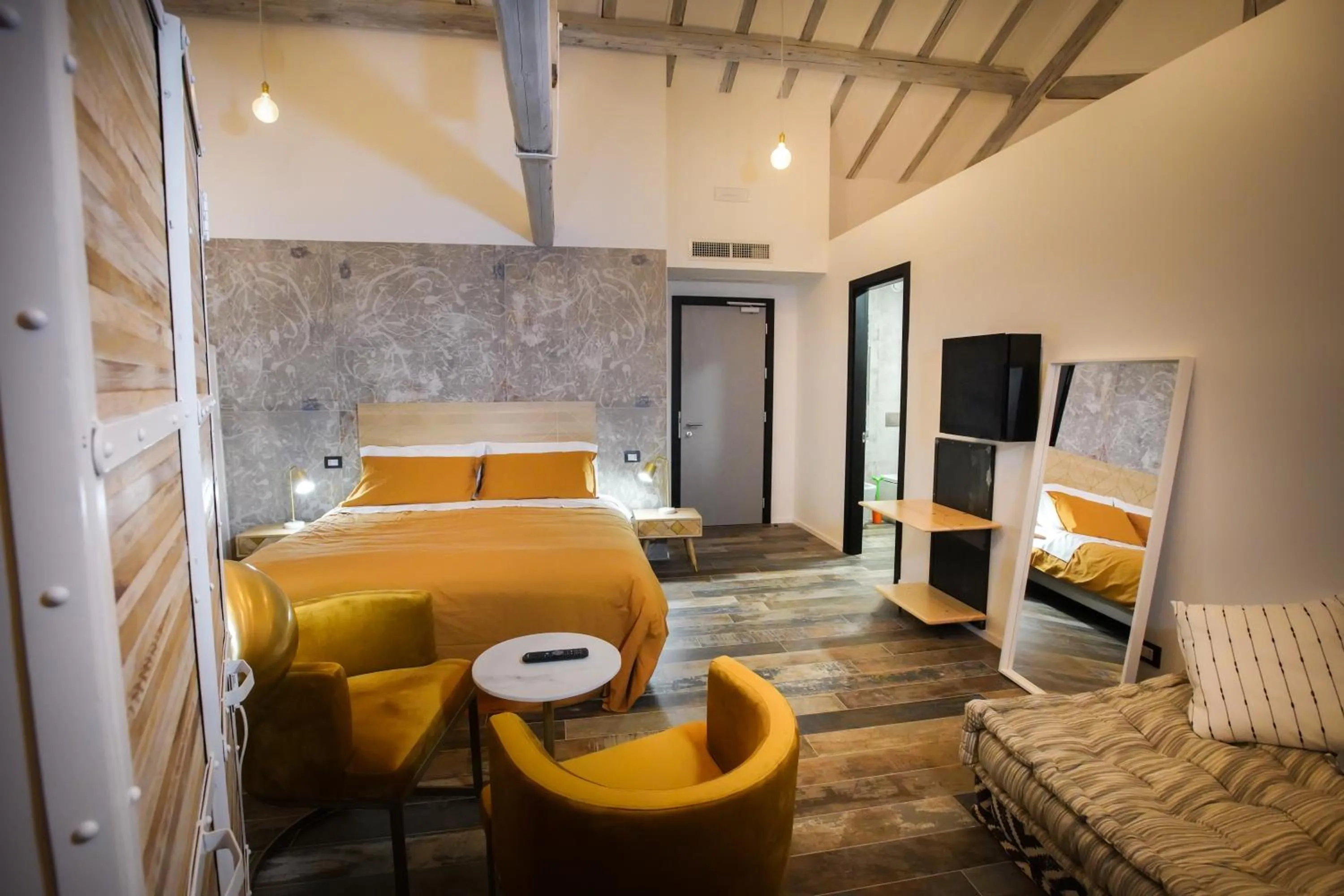 Bedroom, Bed in Rosso Cortese