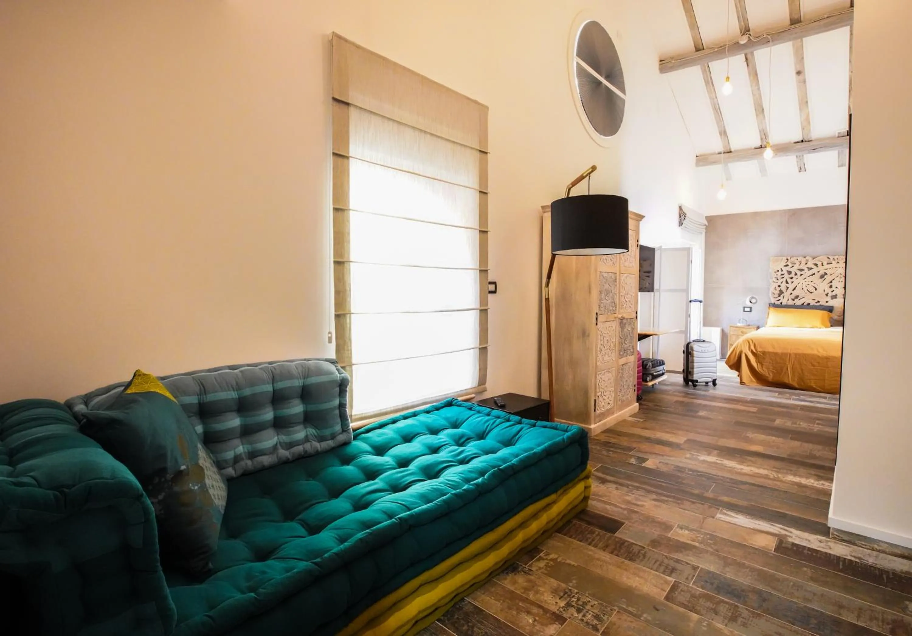 Bedroom, Bed in Rosso Cortese