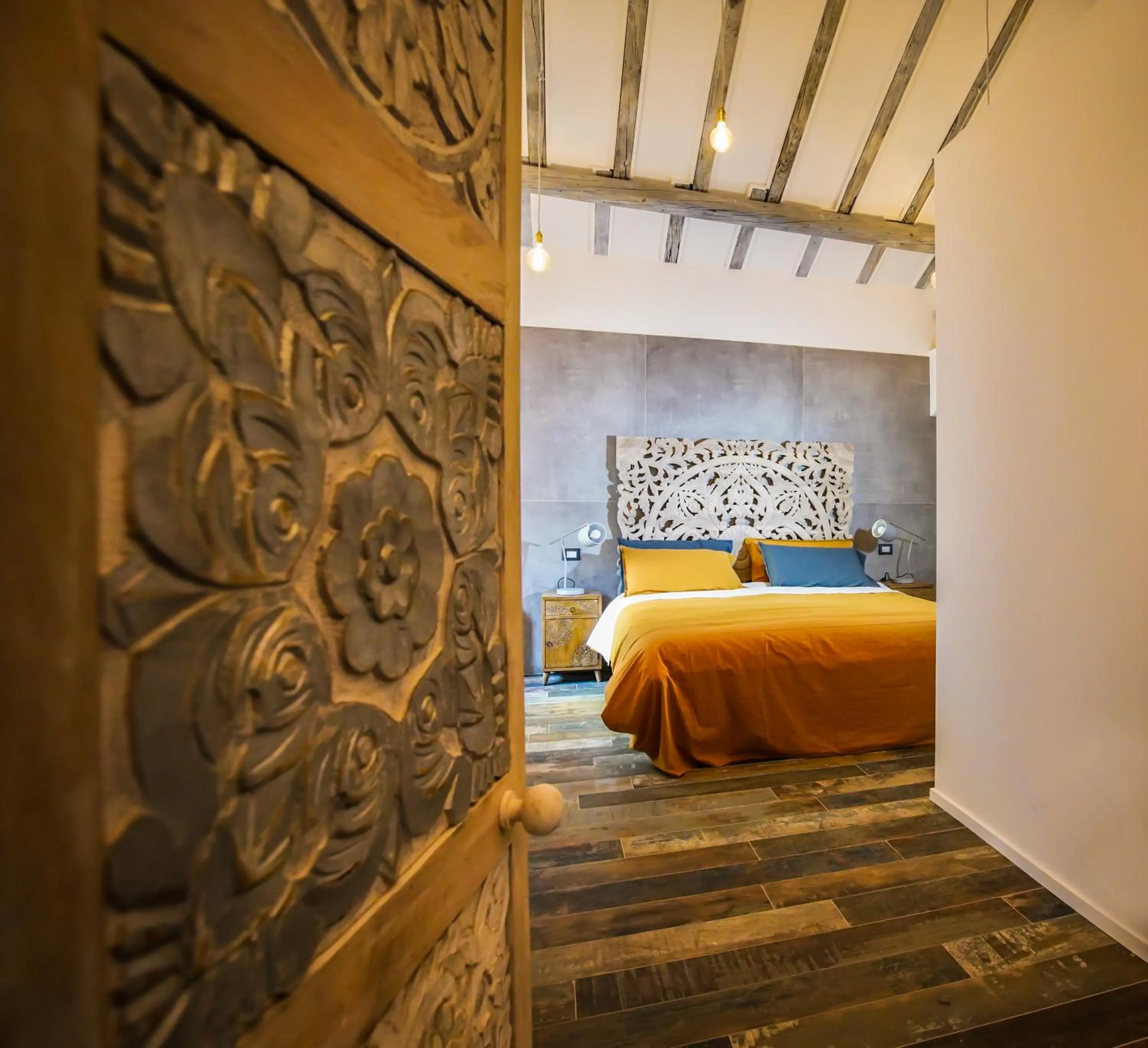 Bedroom, Bed in Rosso Cortese