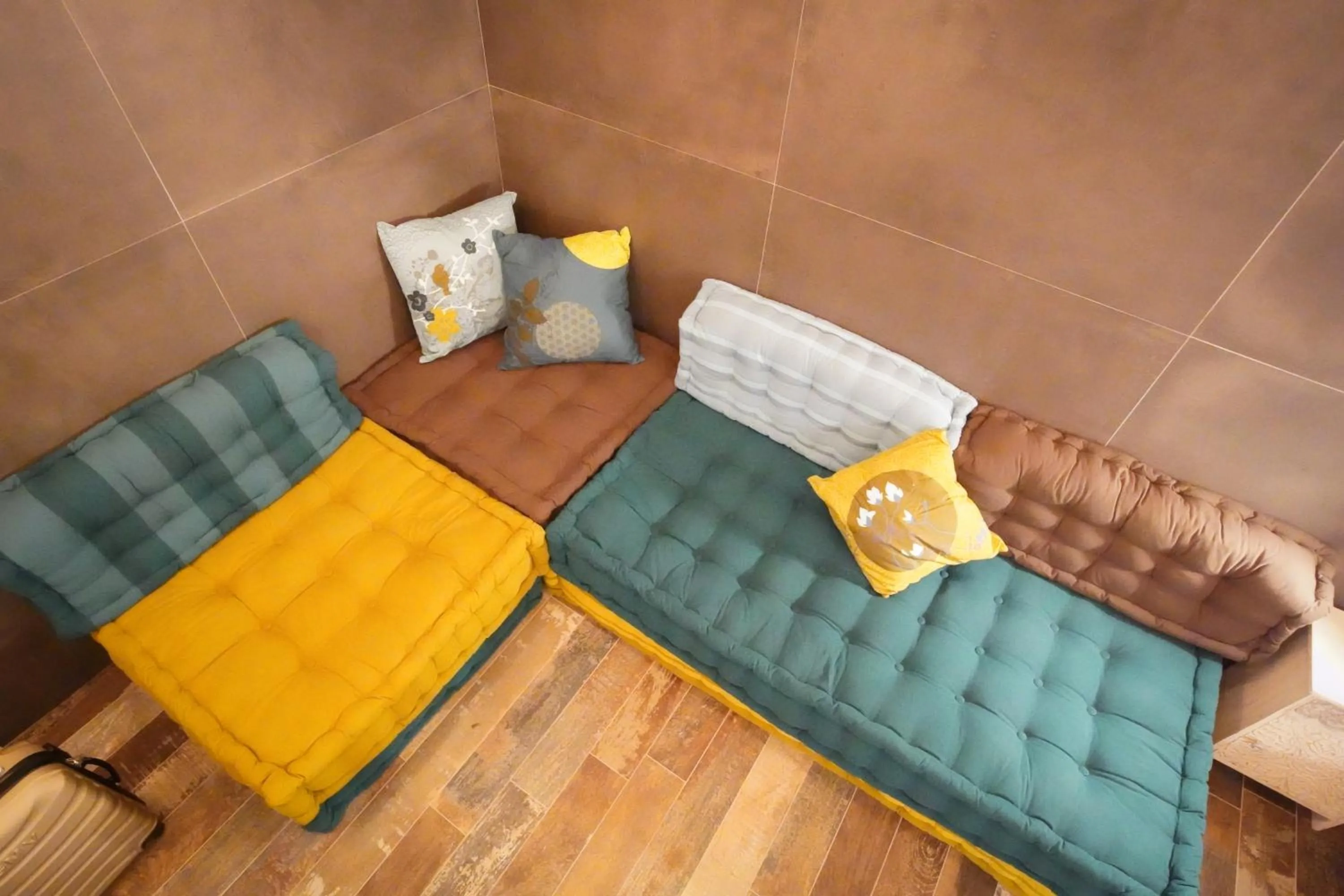 Bedroom in Rosso Cortese