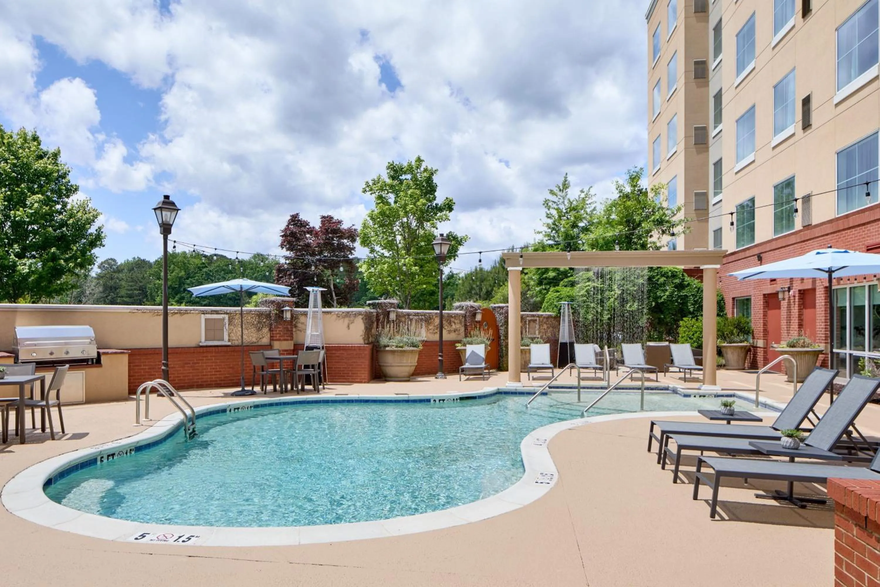 Swimming pool in Residence Inn Atlanta NE/Duluth Sugarloaf