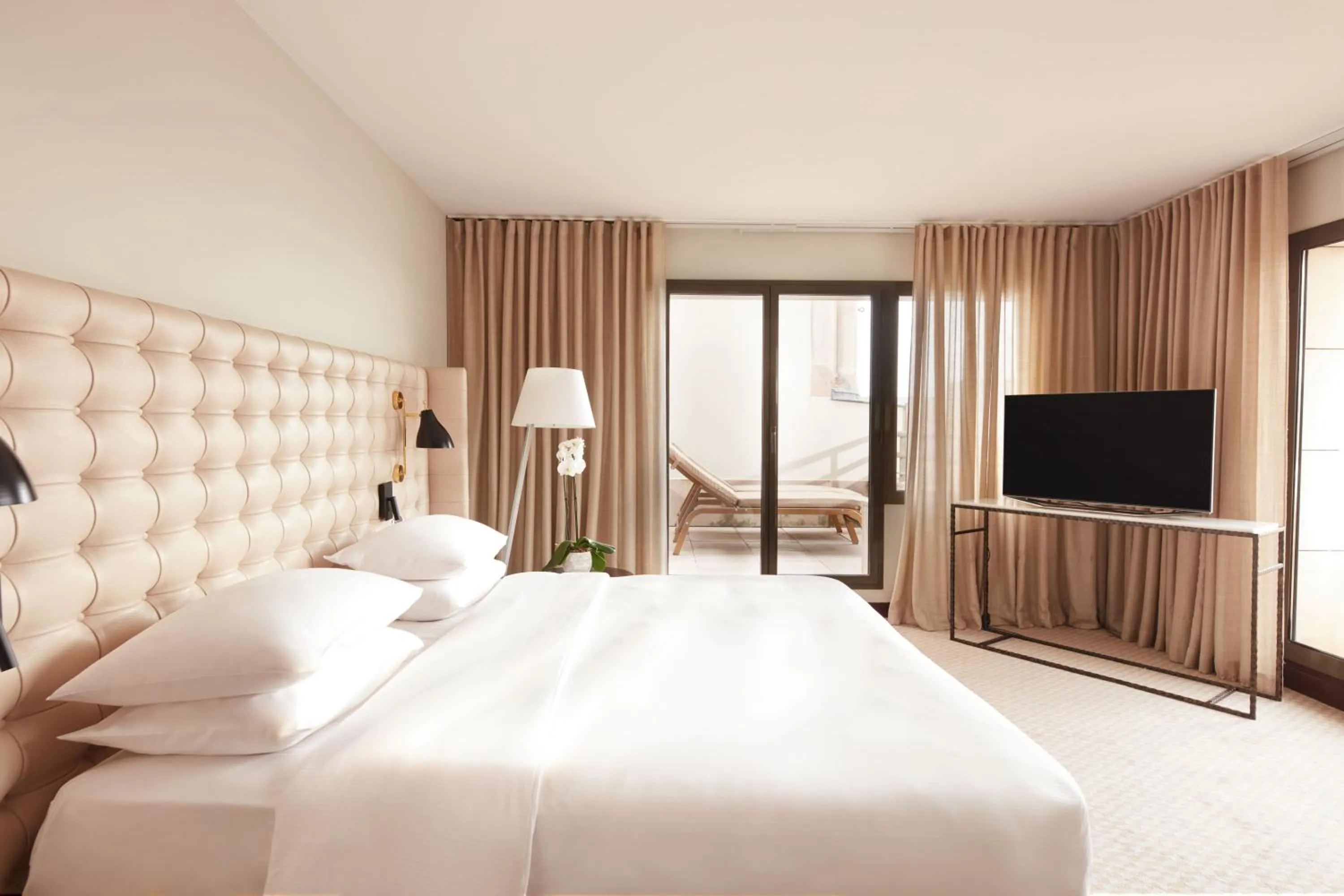 Photo of the whole room, Bed in Hyatt Regency Nice Palais de la Méditerranée