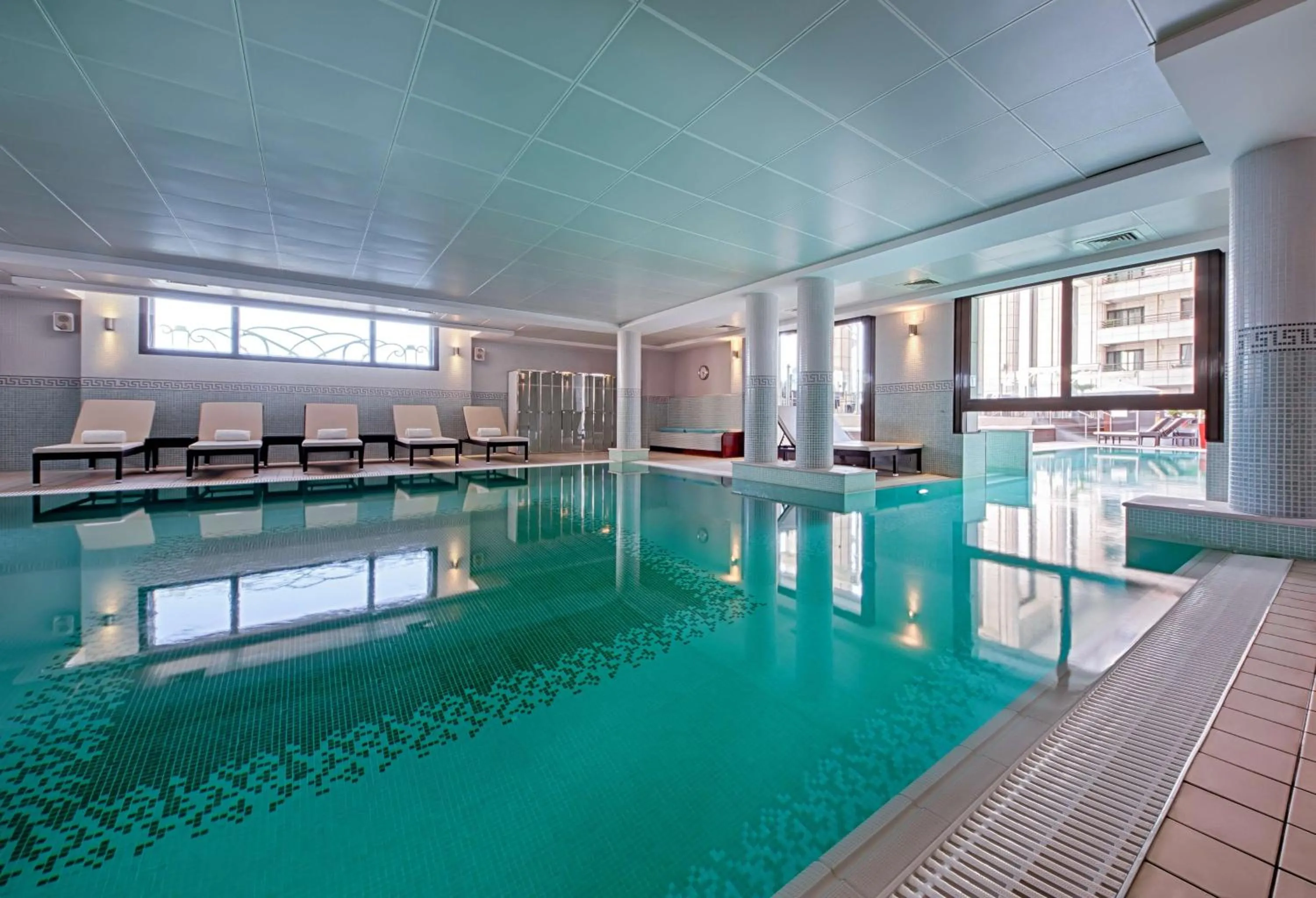 Swimming pool in Hyatt Regency Nice Palais de la Méditerranée