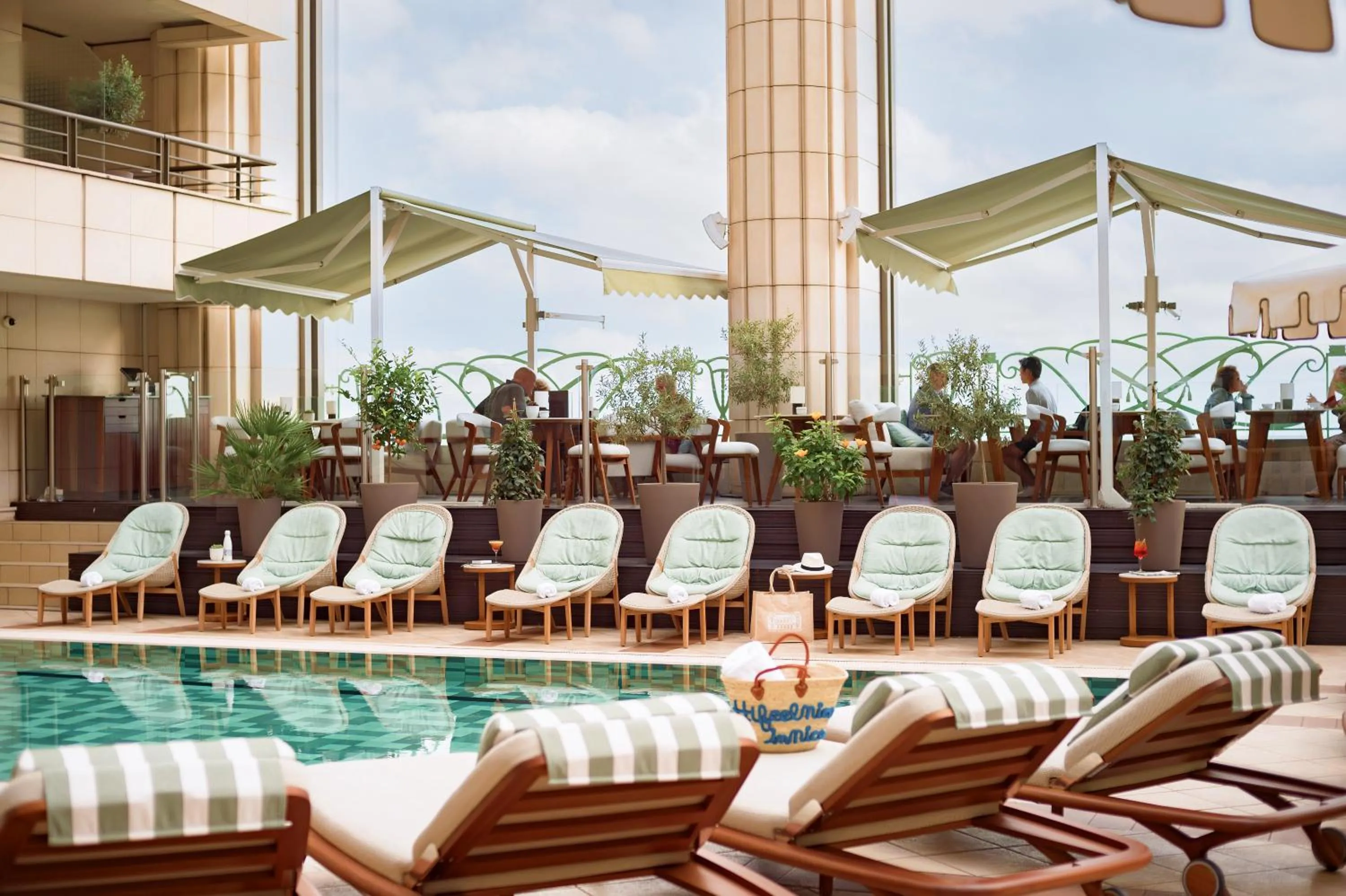 Swimming pool in Hyatt Regency Nice Palais de la Méditerranée