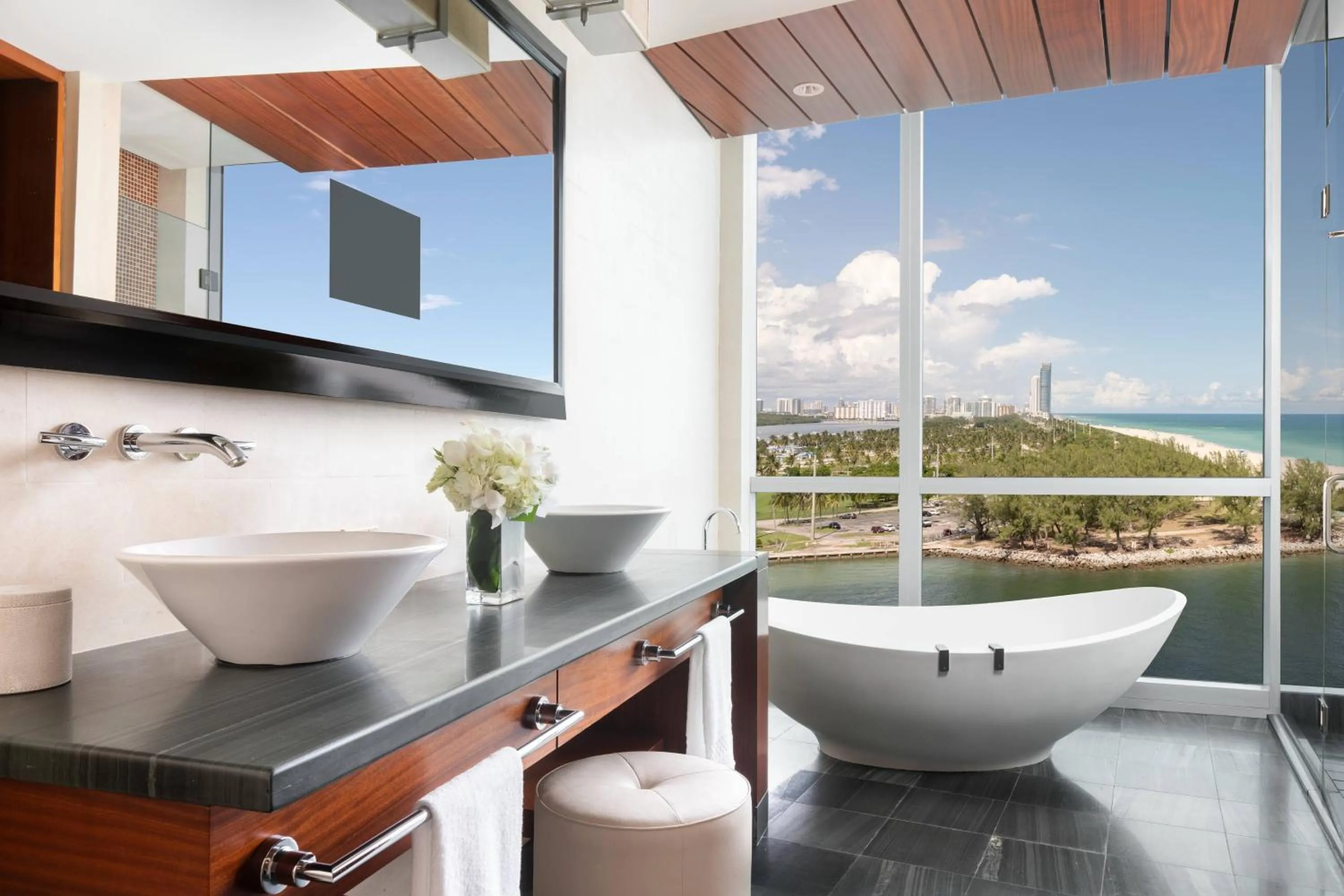 Bathroom in The Ritz-Carlton Bal Harbour, Miami