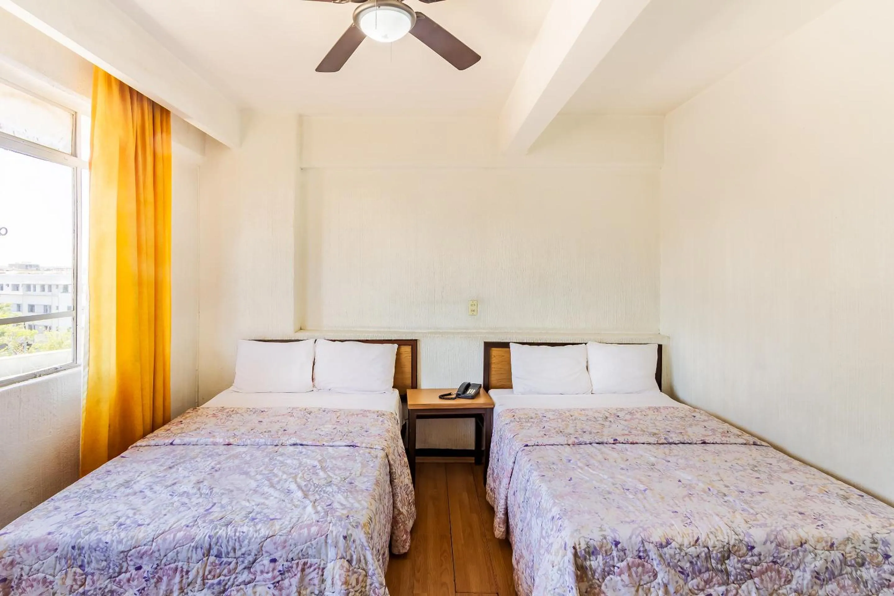 Bedroom, Bed in Capital O Nueva Galicia, Guadalajara centro downtown