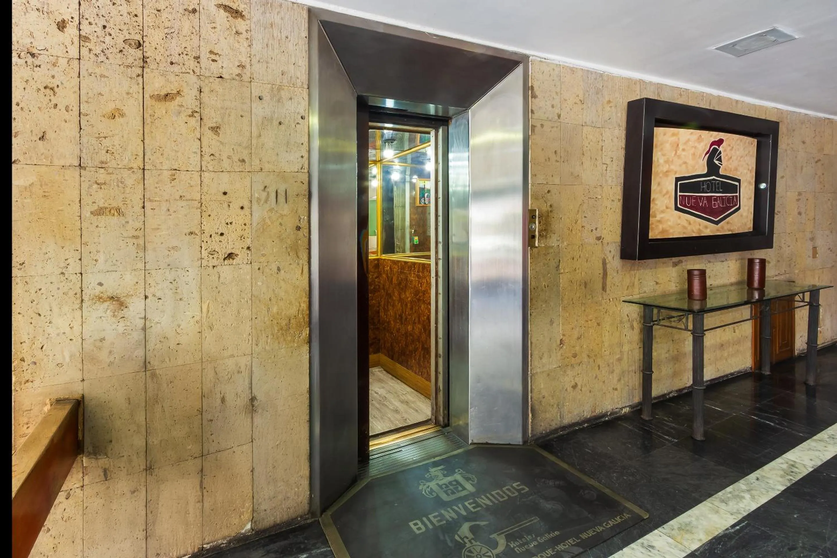 elevator in Capital O Nueva Galicia, Guadalajara centro downtown