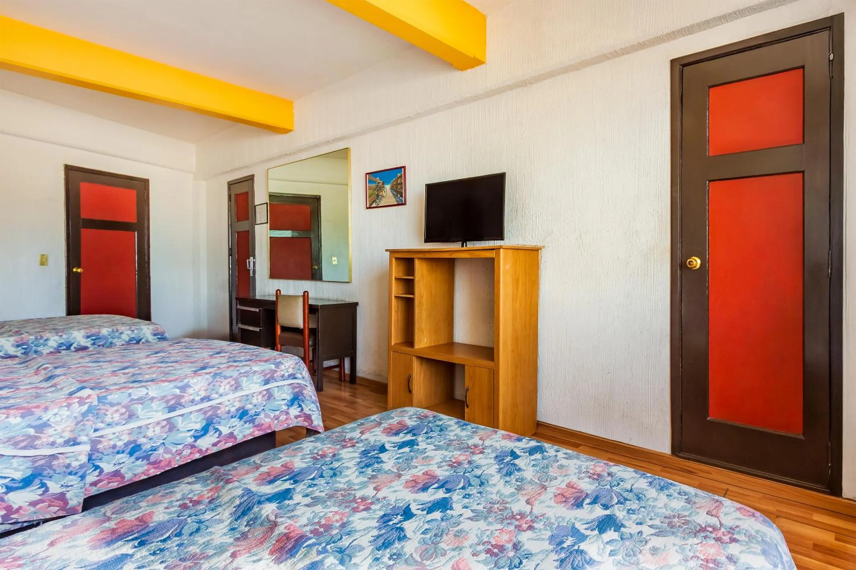 Bedroom, Bed in Capital O Nueva Galicia, Guadalajara centro downtown