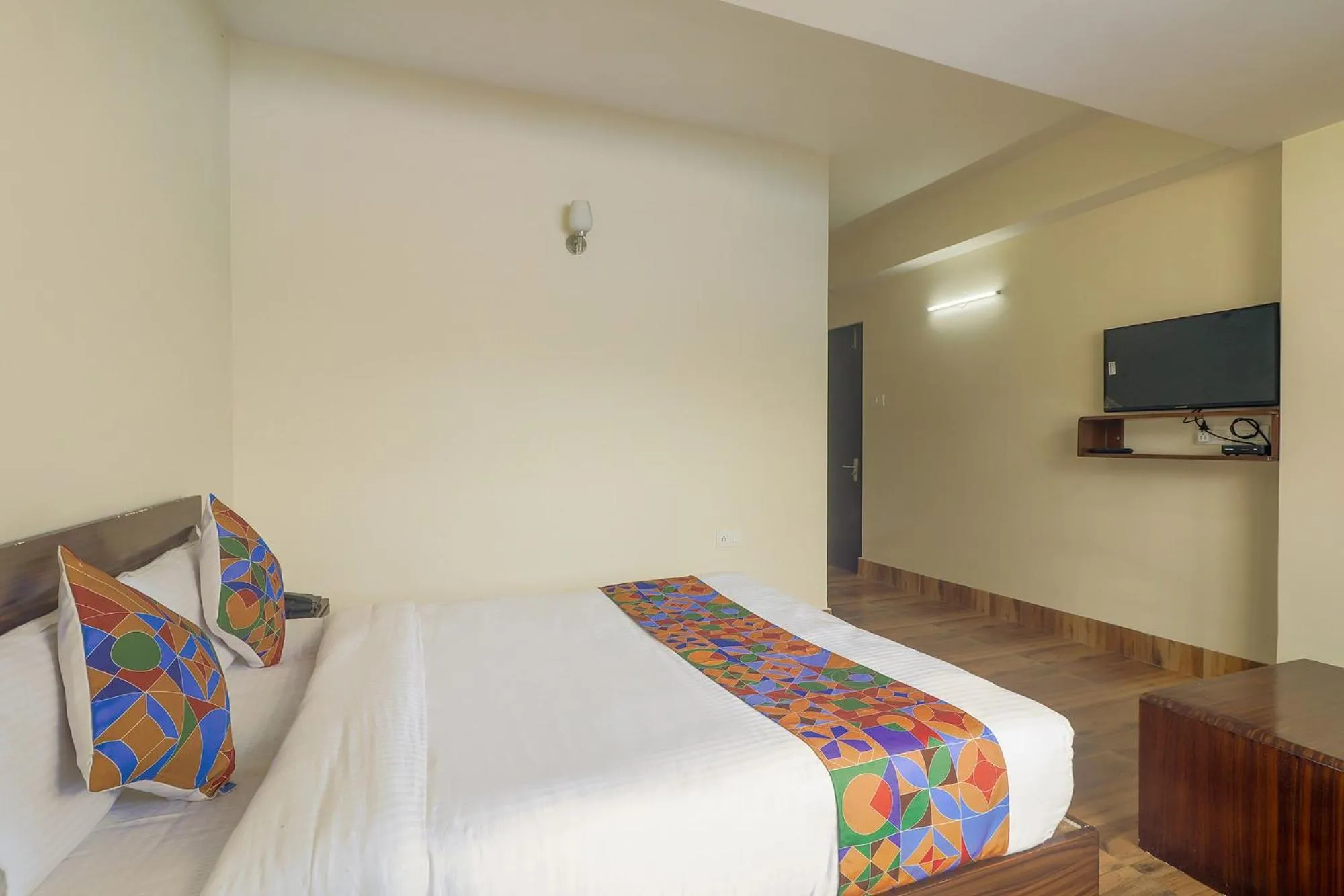 TV and multimedia, TV/Entertainment Center in FabHotel Kutighar Regency