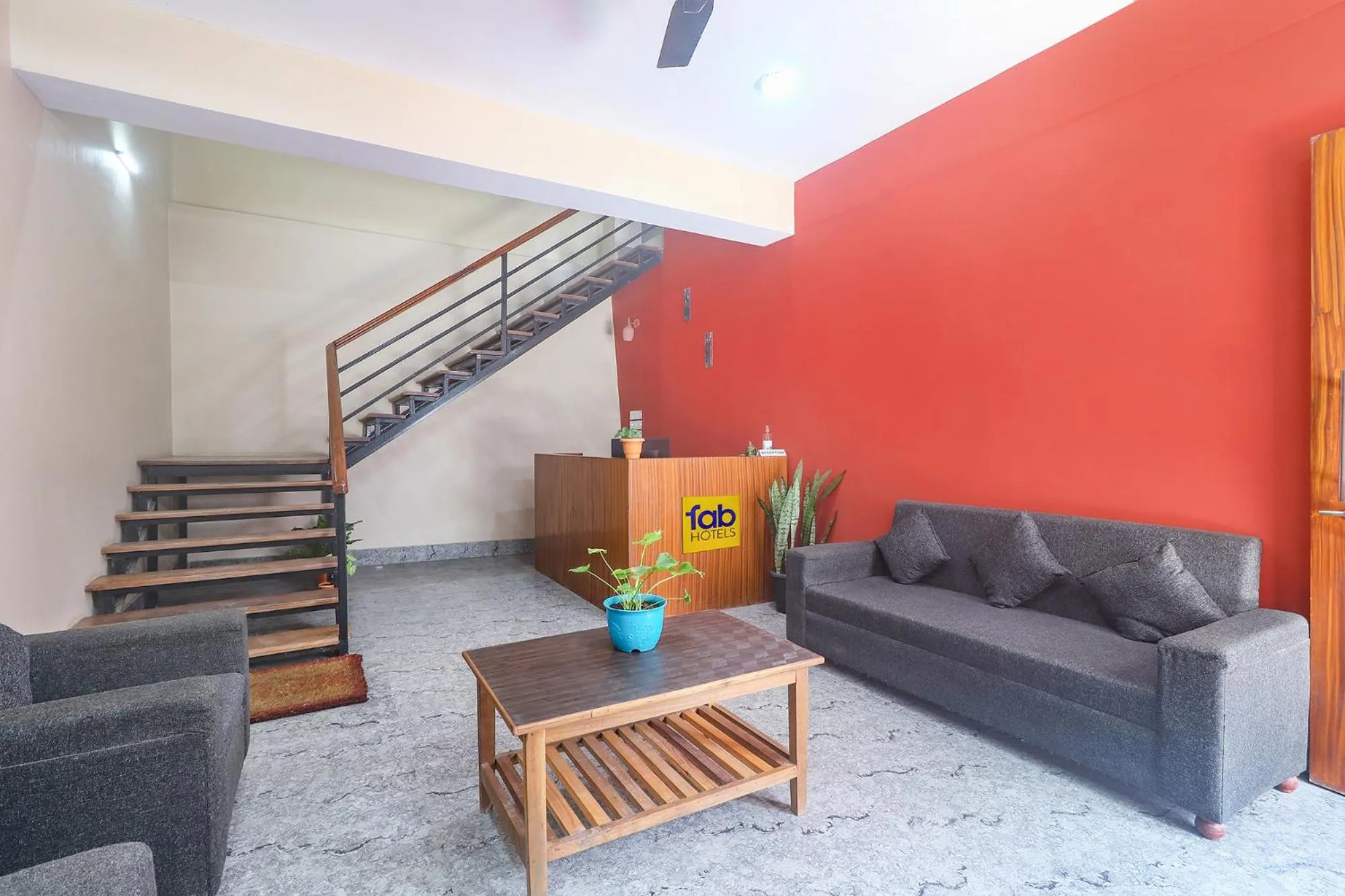 Facade/entrance, Seating Area in FabHotel Kutighar Regency