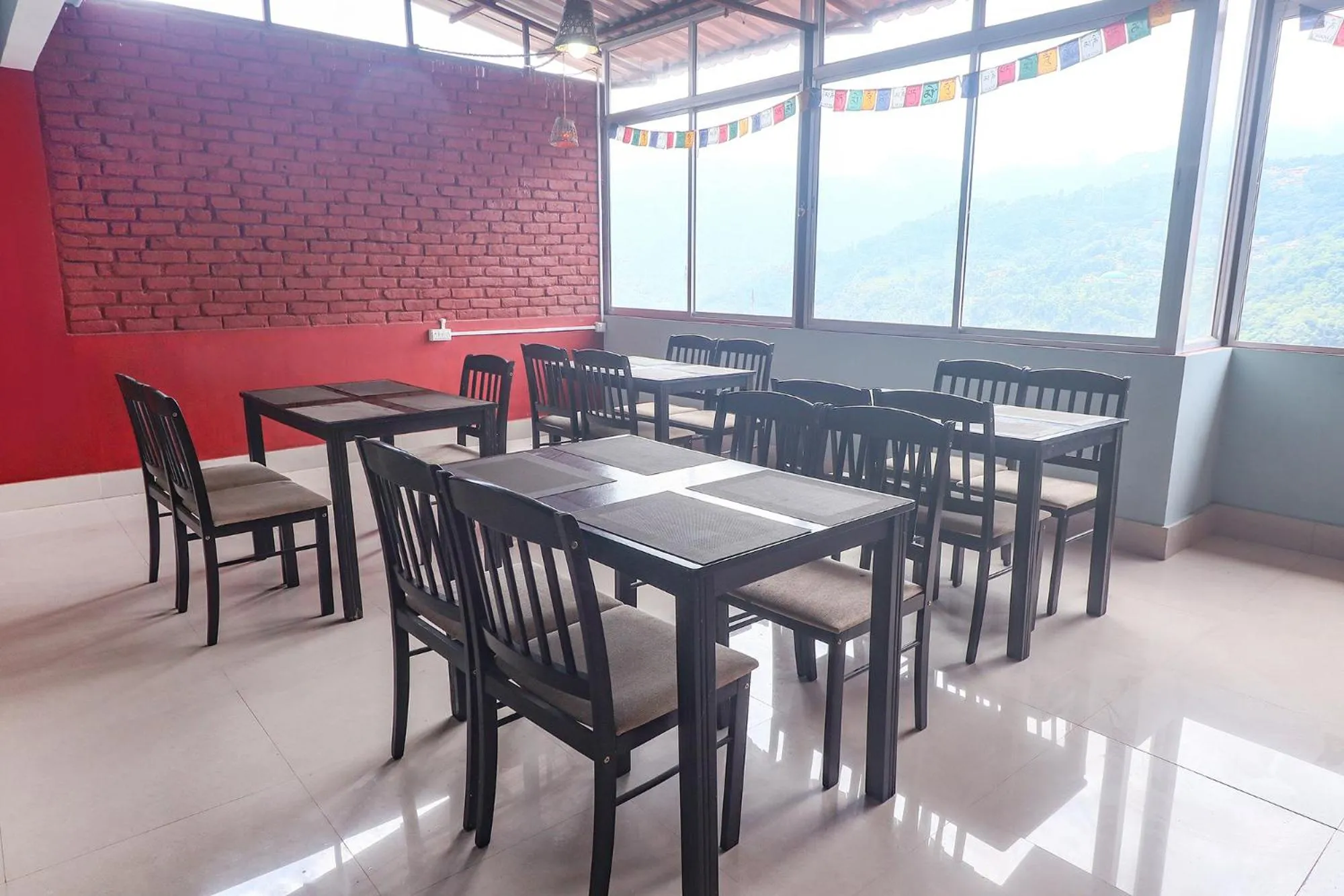 Restaurant/Places to Eat in FabHotel Kutighar Regency