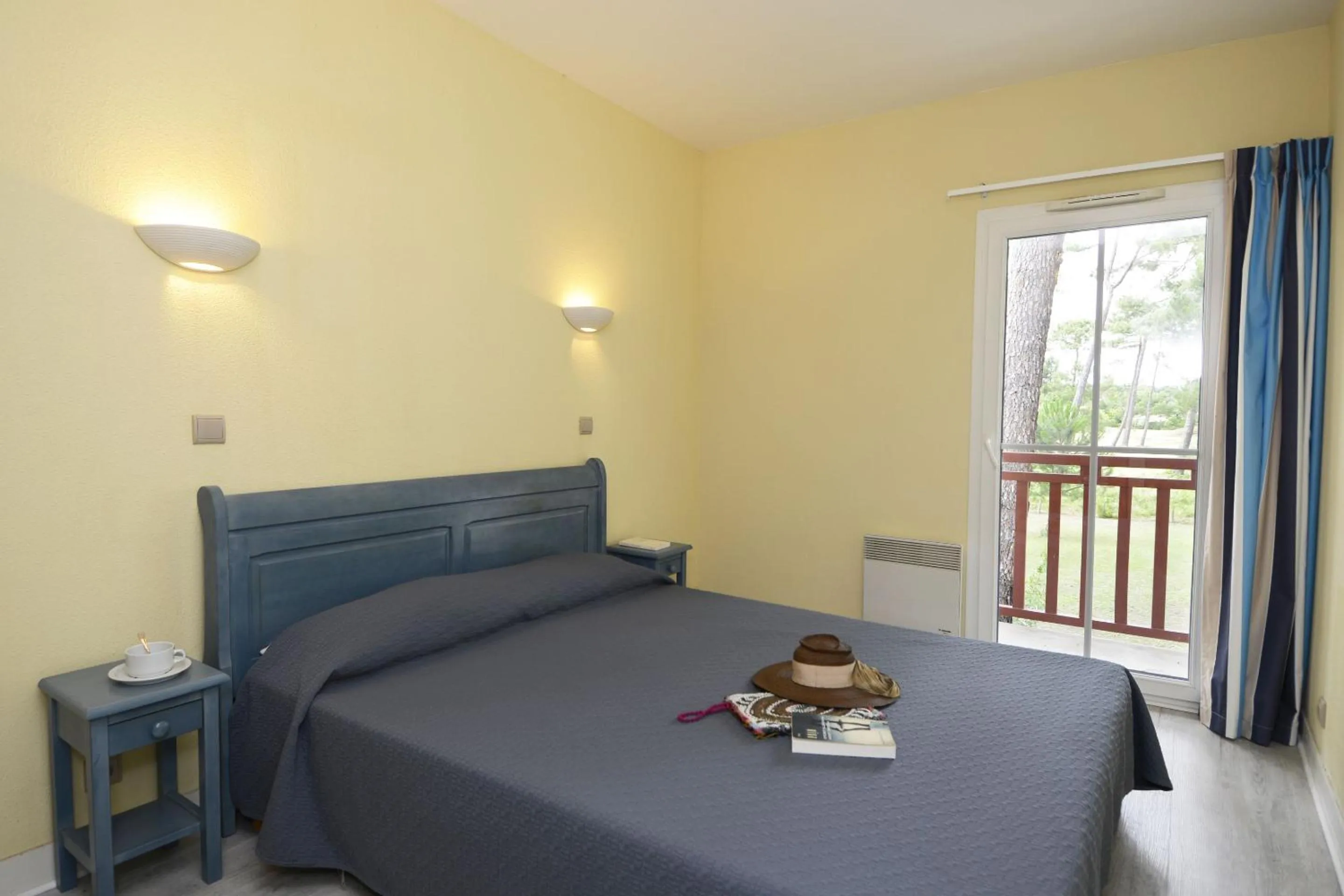 Bedroom, Bed in Résidence Odalys Les Greens du Bassin