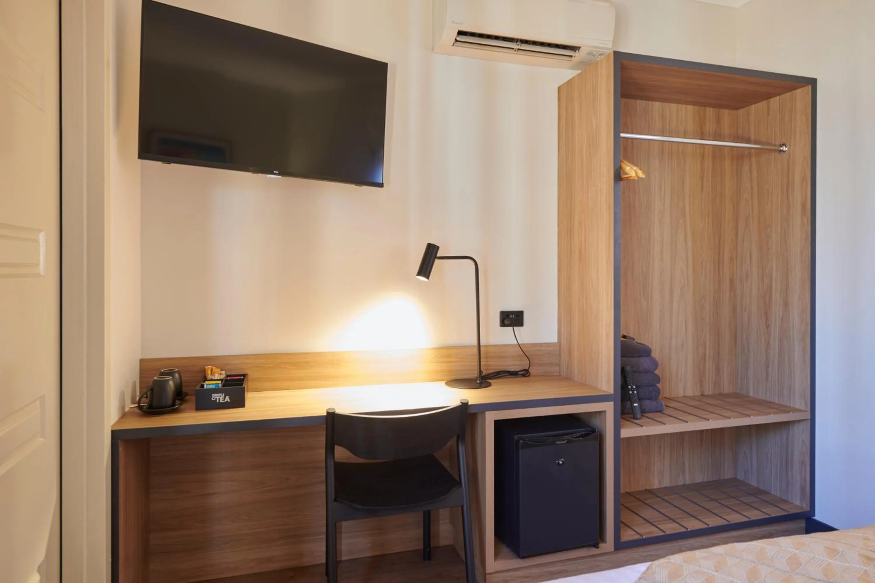 TV and multimedia in Mia Mia House in the Desert