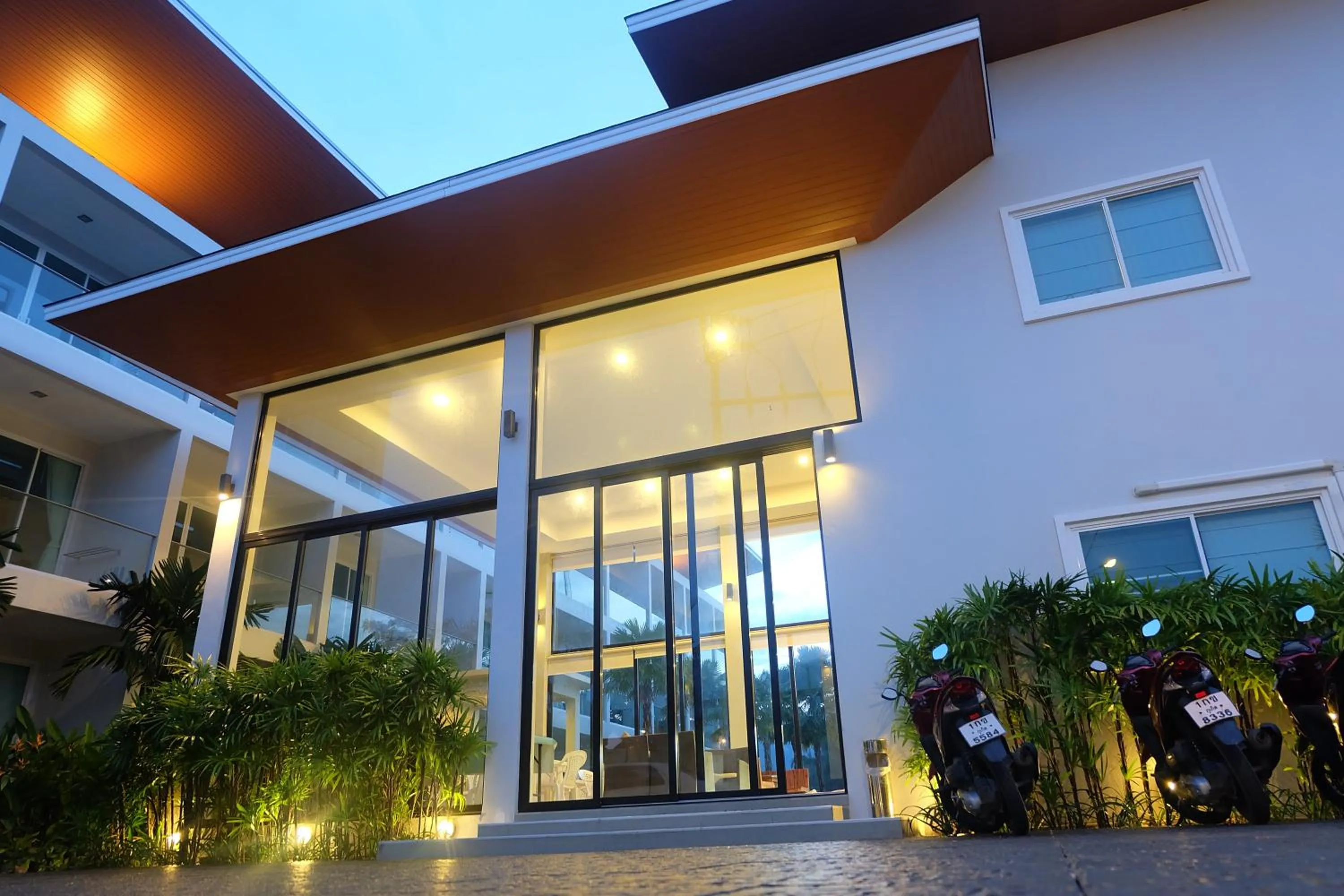 Area and facilities in Clear House Resort - SHA Extra Plus