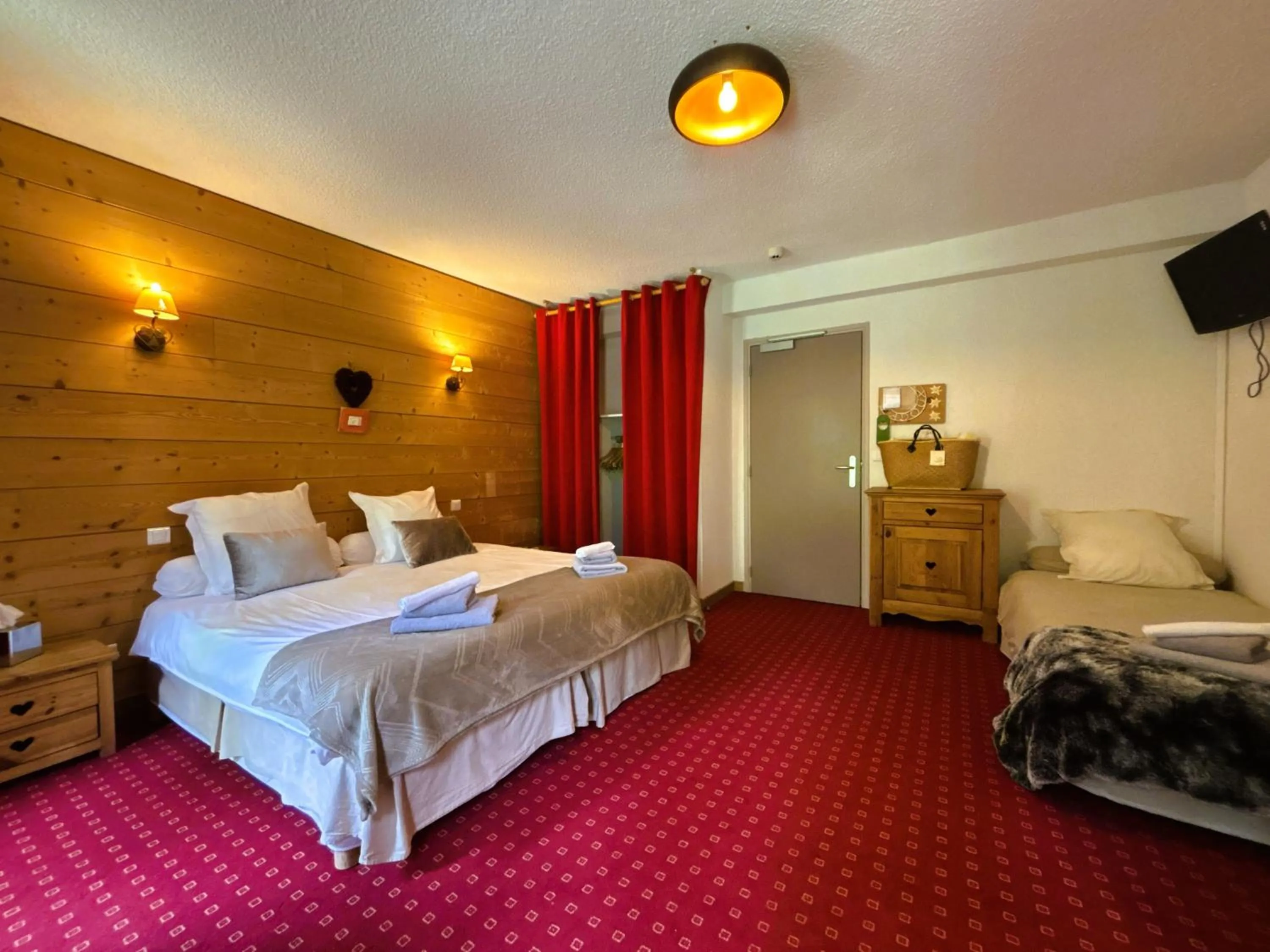 Bedroom, Bed in Domaine de l'Adoux