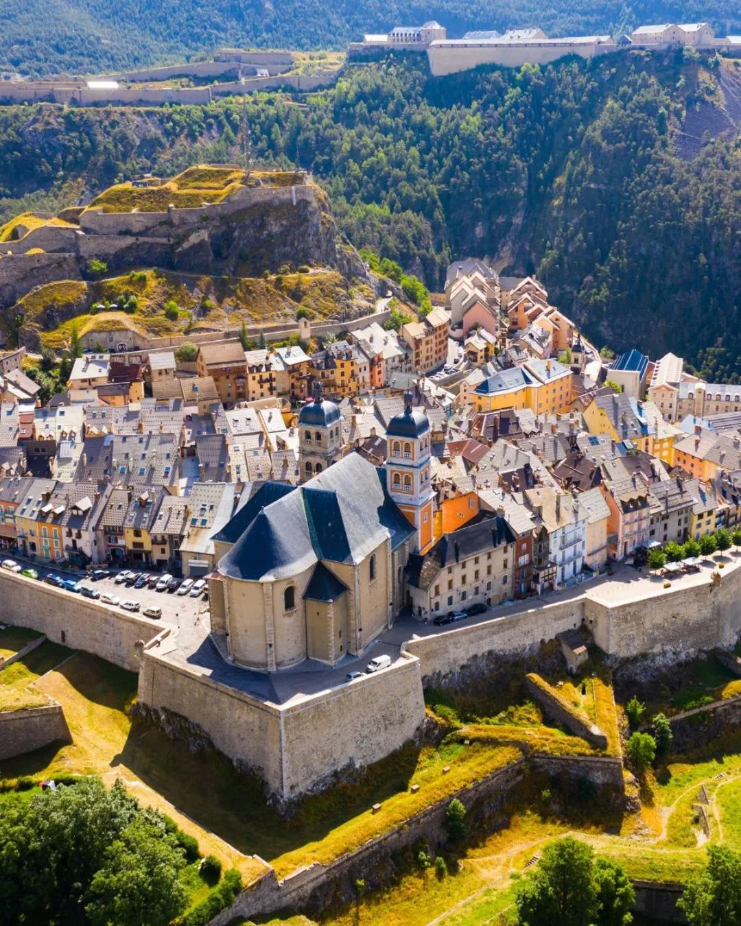 Property building in Domaine de l'Adoux