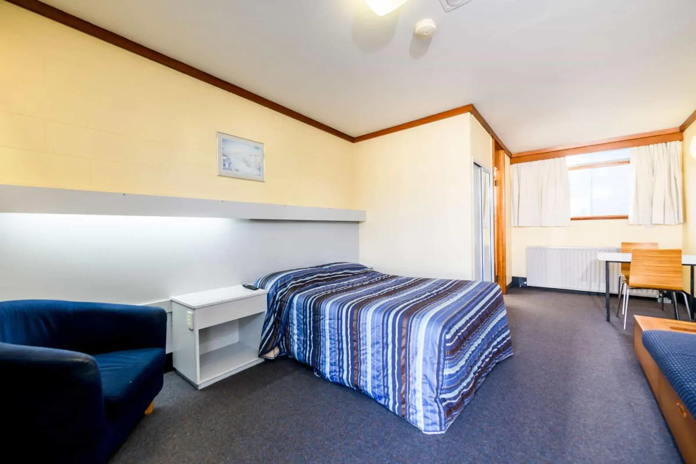 Double Room - single occupancy in Top of the Town Hotel Motel Double Room - single occupancy in Top of the Town Hotel Motel