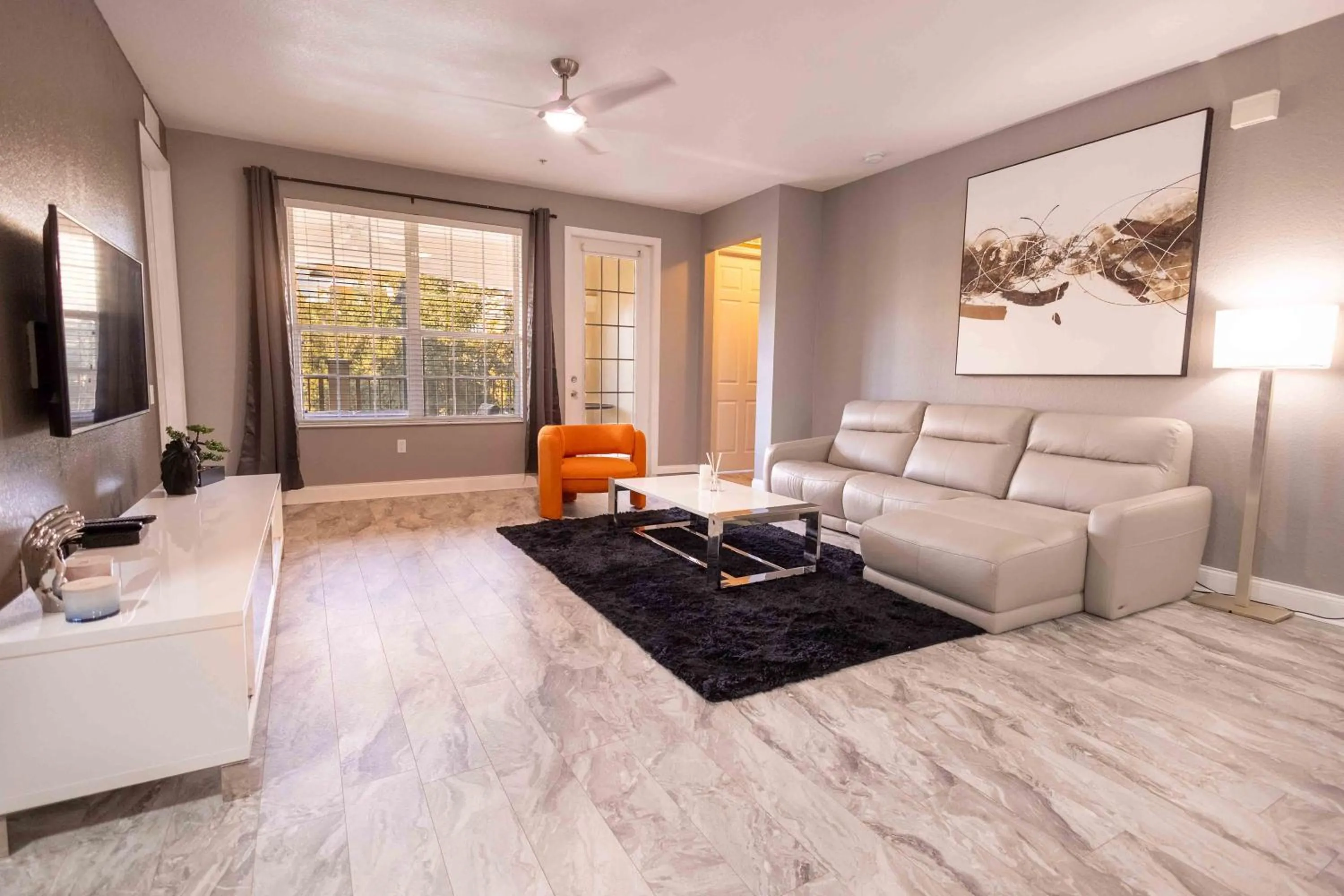 DISNEY PARKS- International Dr - Orlando Luxury Condominium- Fully Equipped - 3bed & 2 bath-