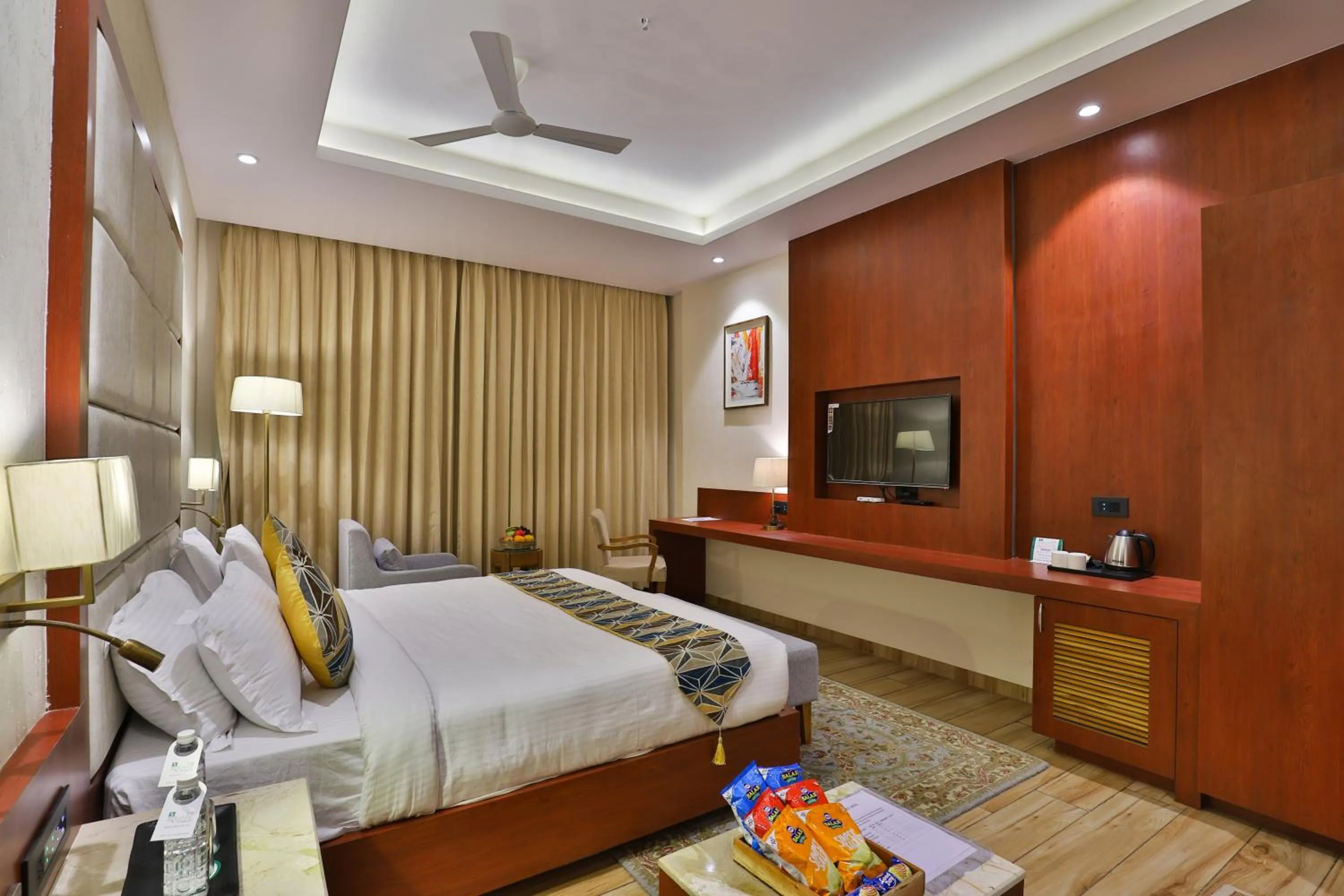 Photo of the whole room, Bed in The Square Somnath