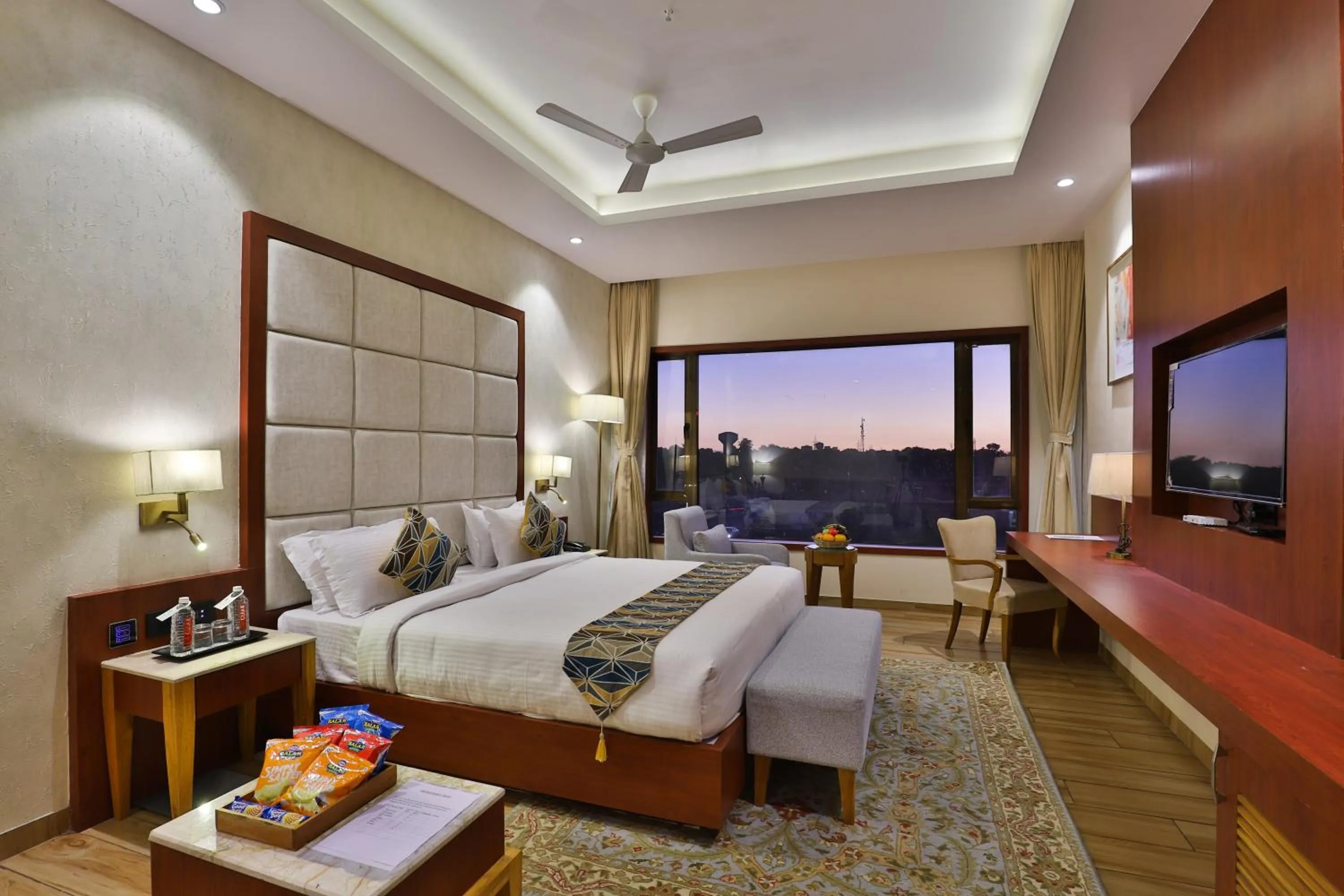 Sunset, Bed in The Square Somnath