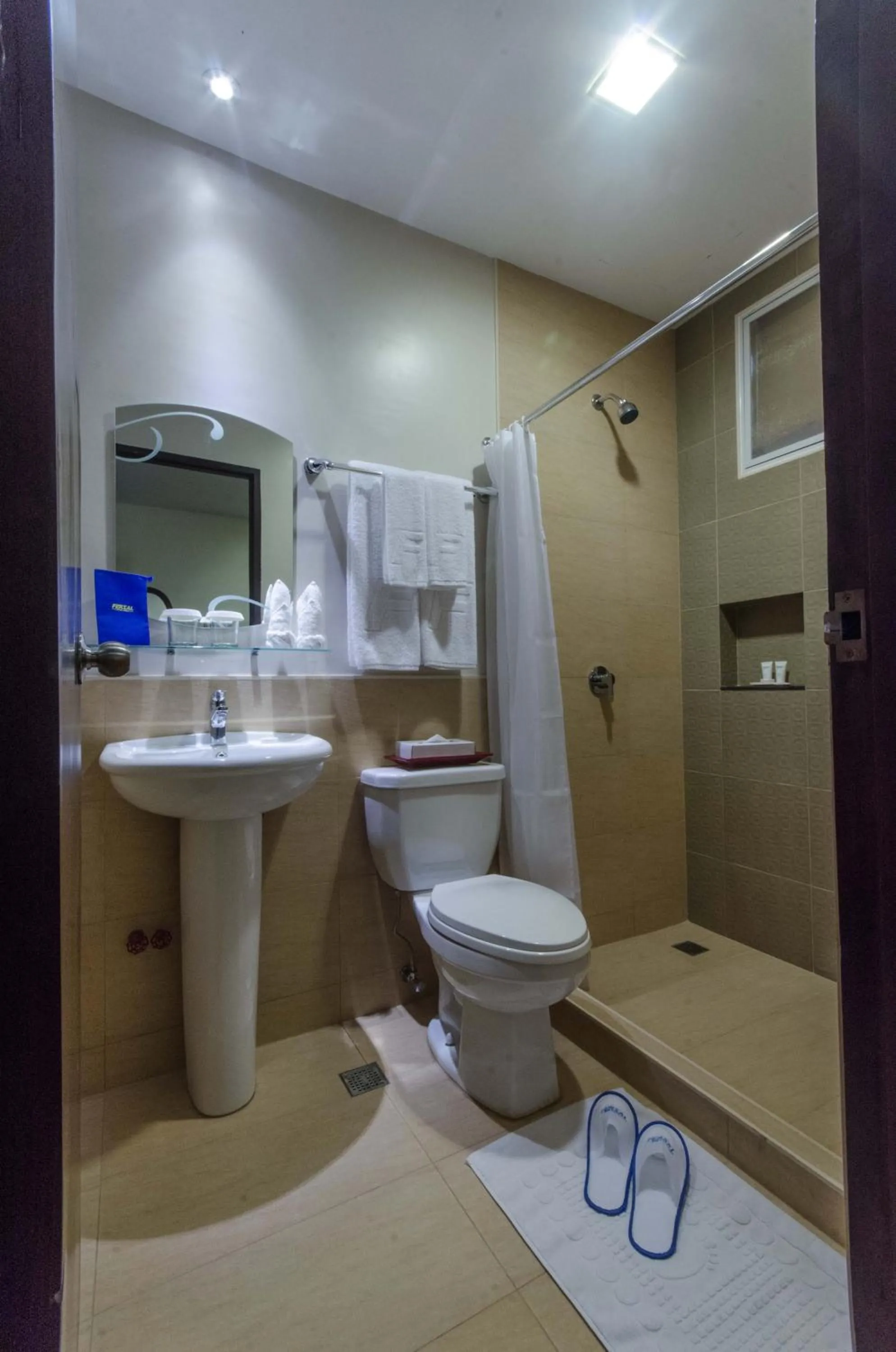 Bathroom in Fersal Hotel - Puerto Princesa