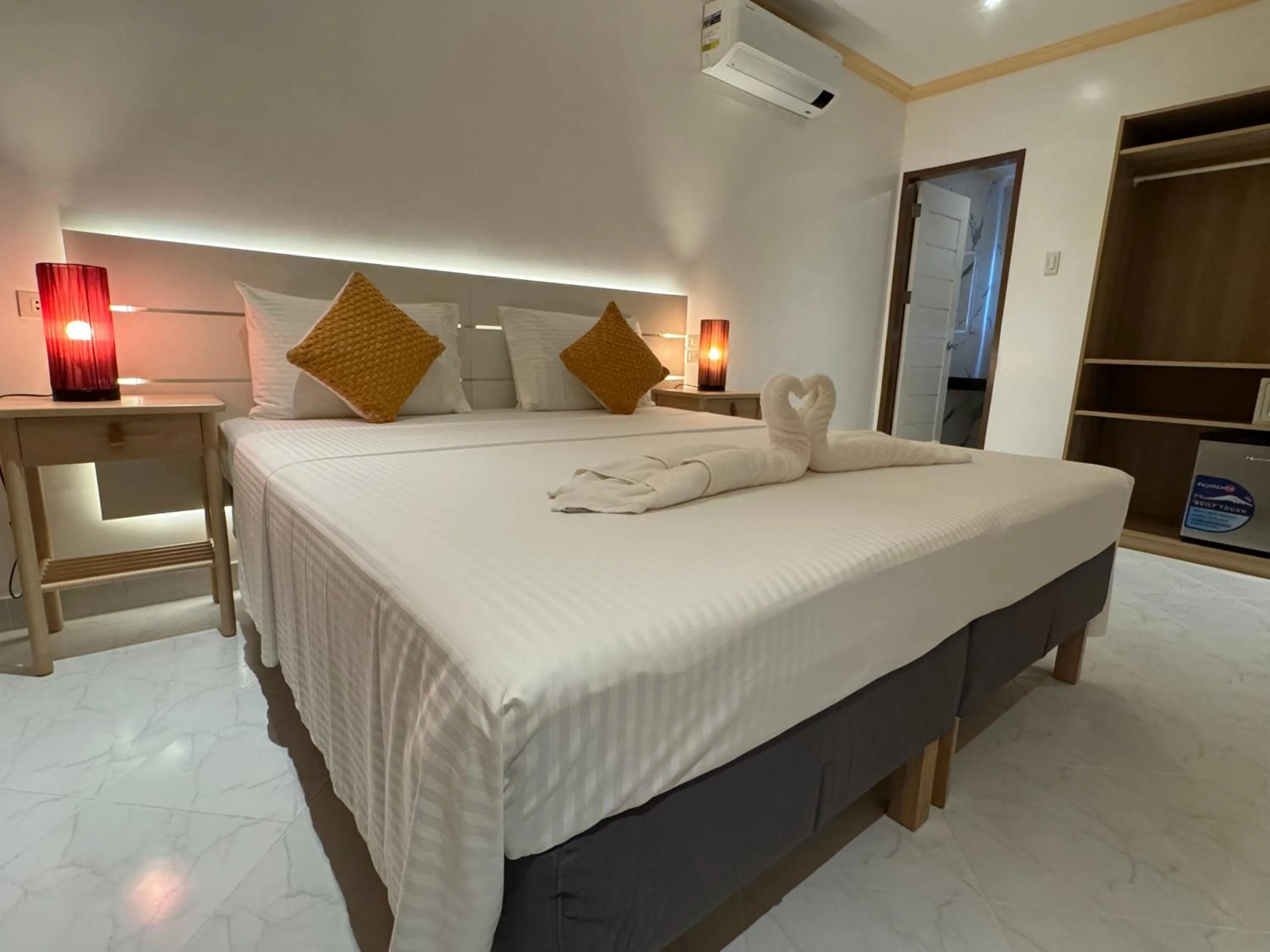 Bed in Alona Vida Beach Resort