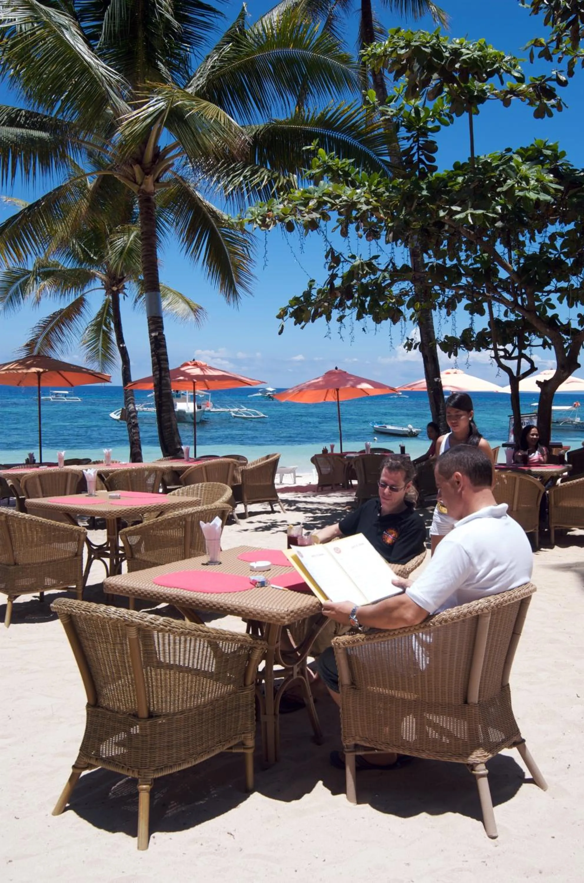 Restaurant/places to eat in Alona Vida Beach Resort