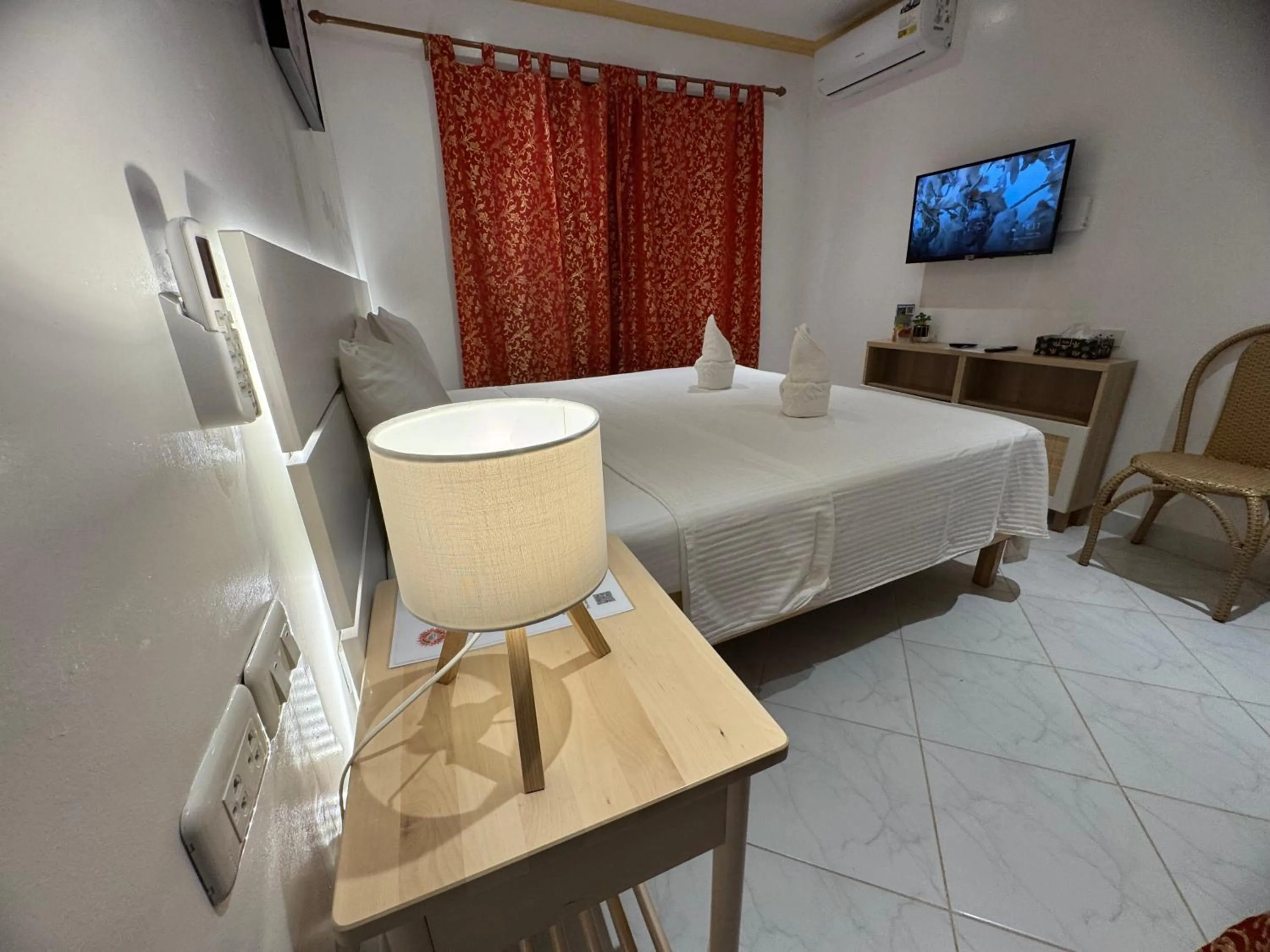 Bed in Alona Vida Beach Resort