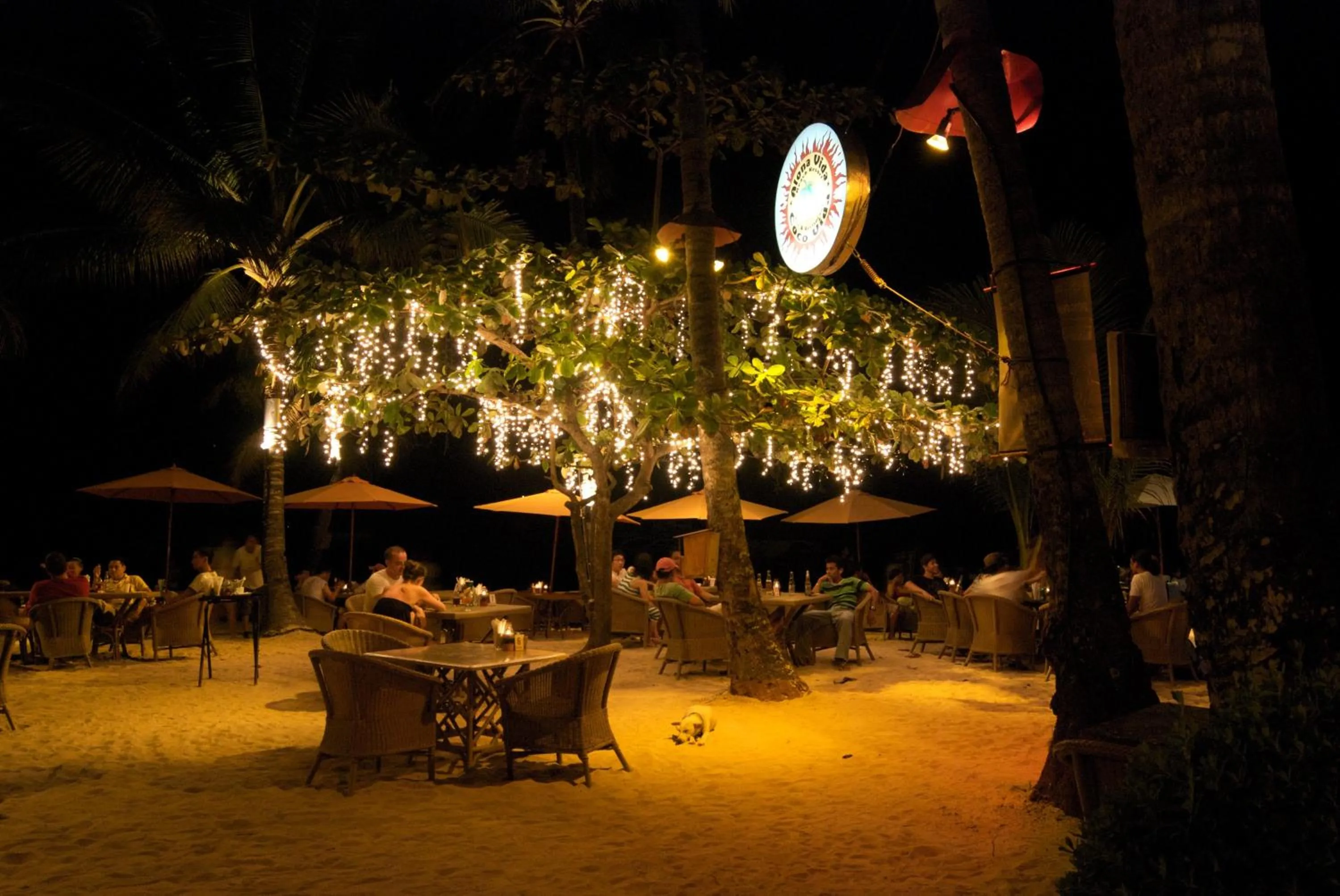 Restaurant/places to eat in Alona Vida Beach Resort