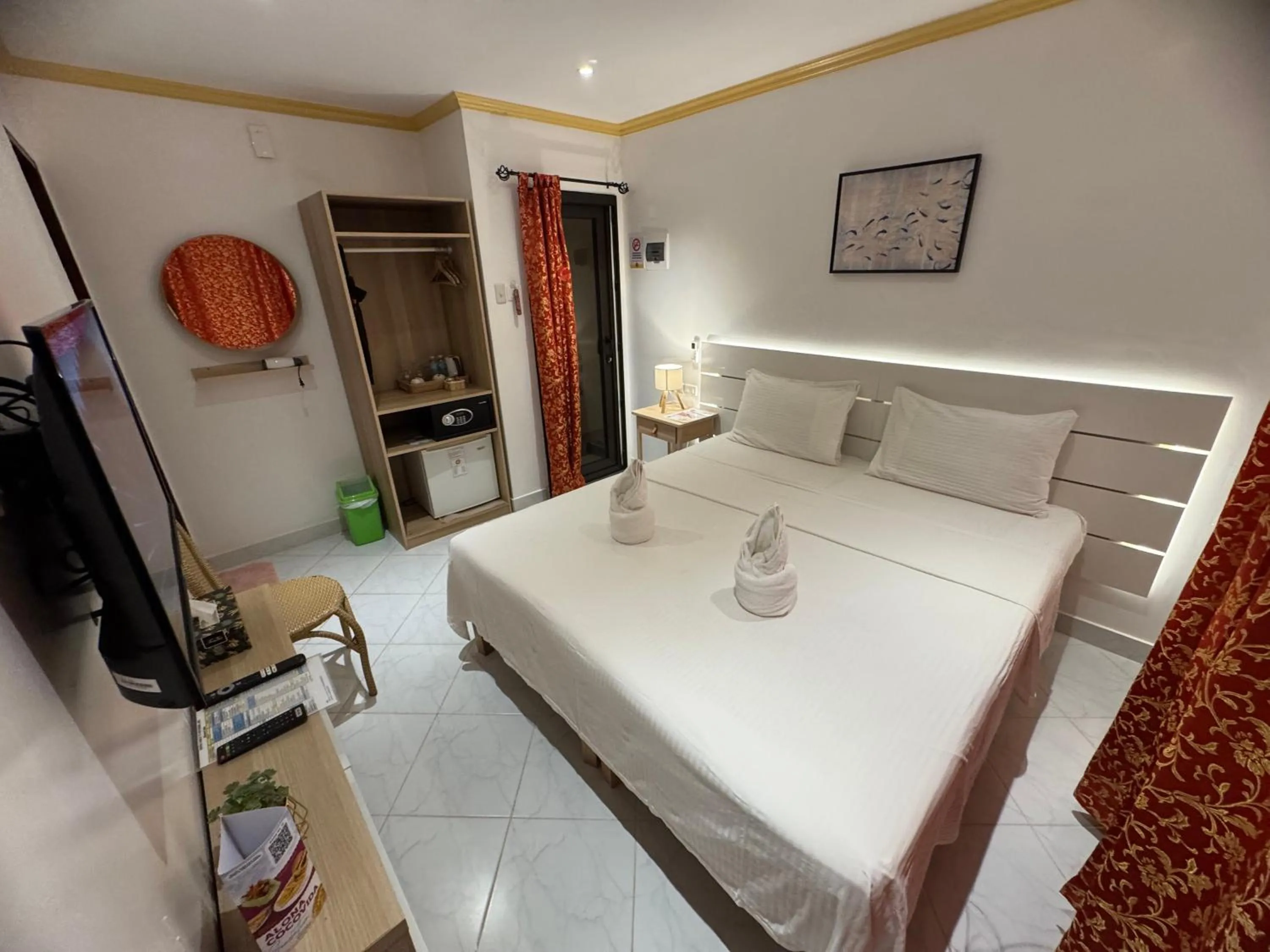 Bed in Alona Vida Beach Resort