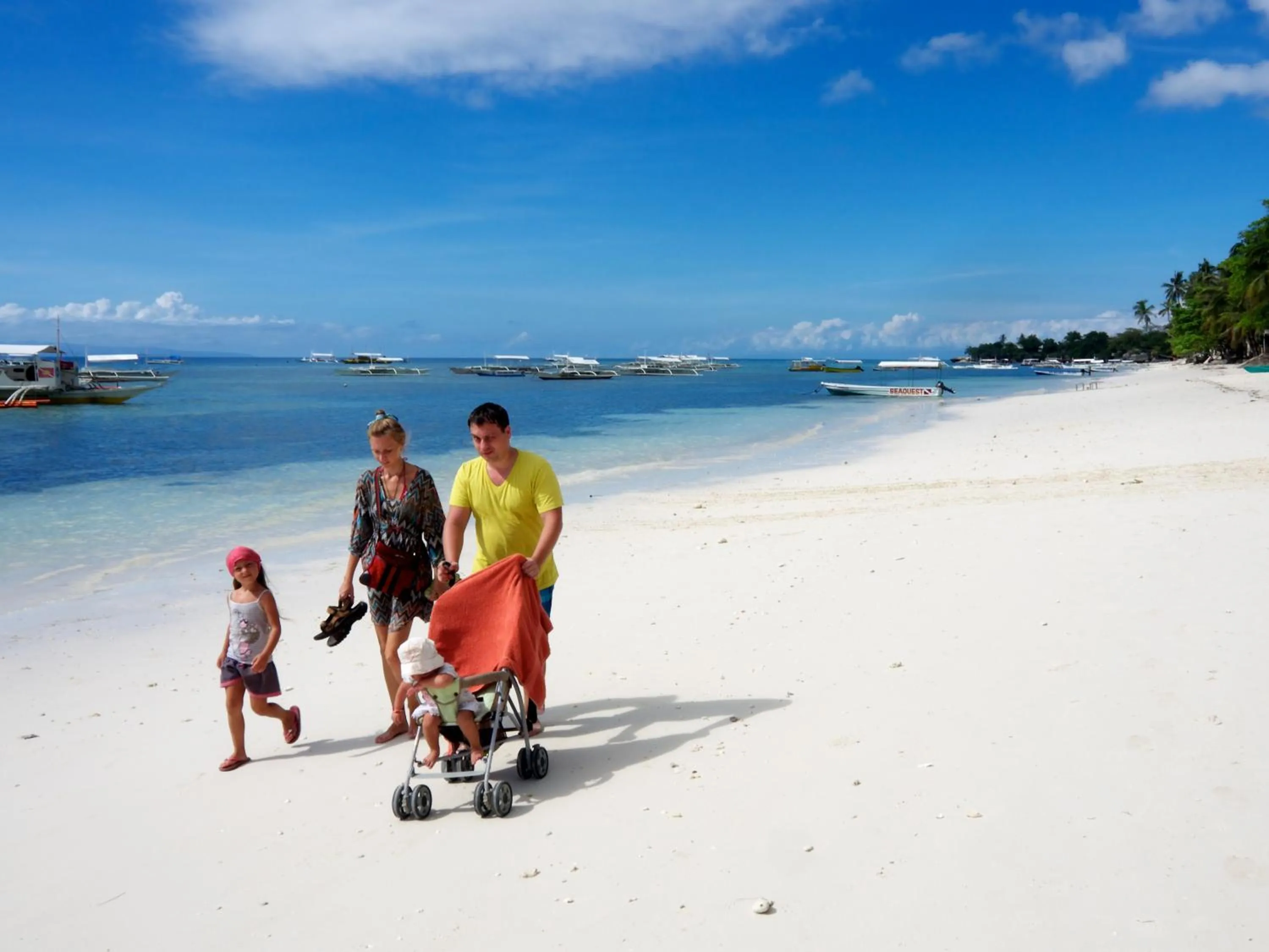 Beach in Alona Vida Beach Resort