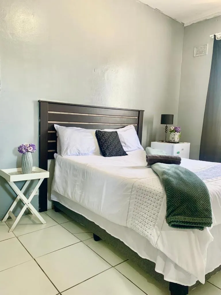 Bed in The Eden Lodge Verulam