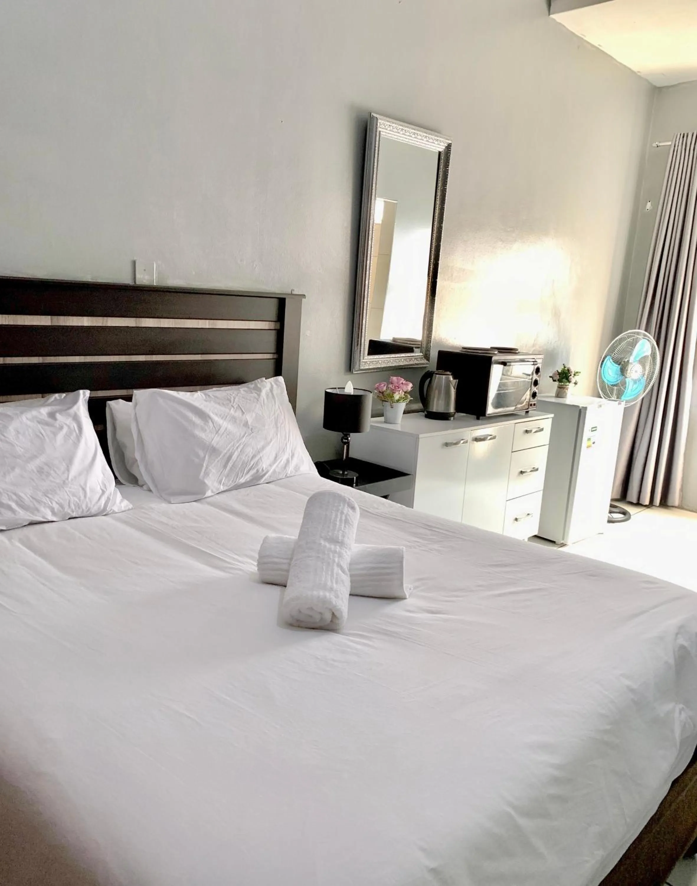 Bed in The Eden Lodge Verulam