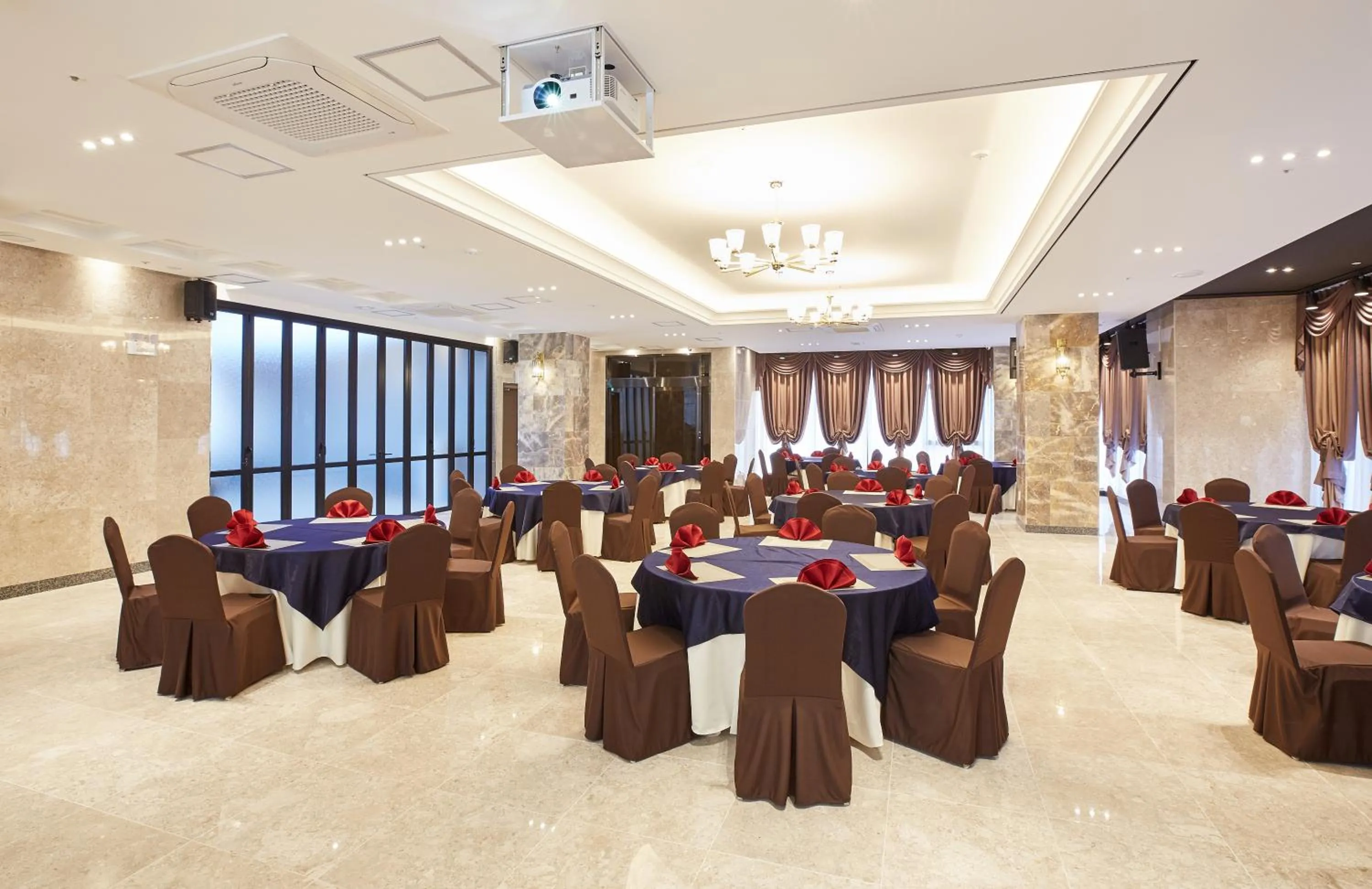 Banquet/Function facilities in Noble Stay Hotel