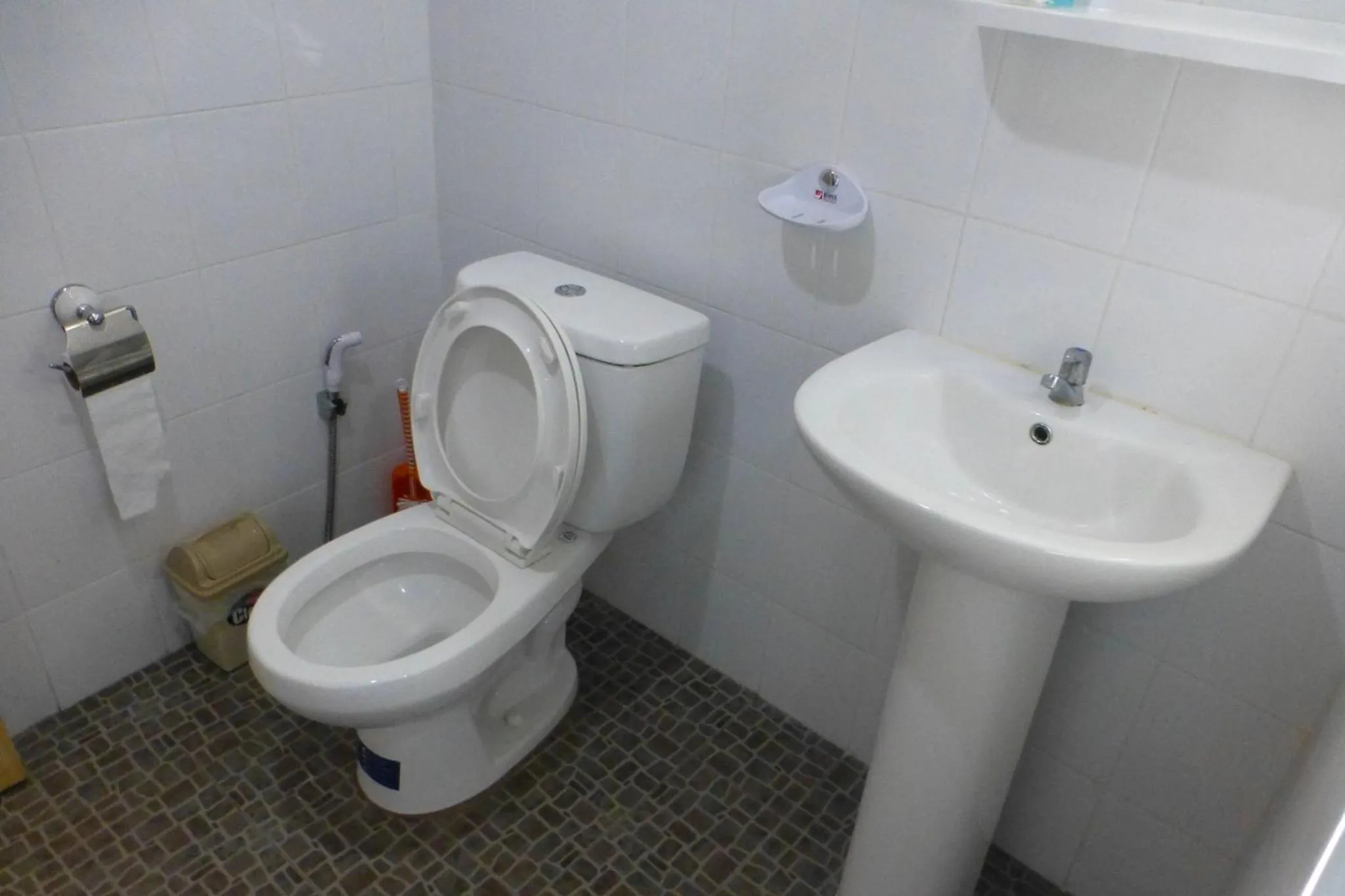 Toilet in 1 bedroom pool Villa Tropical fruit garden Fast Wifi Smart Tv