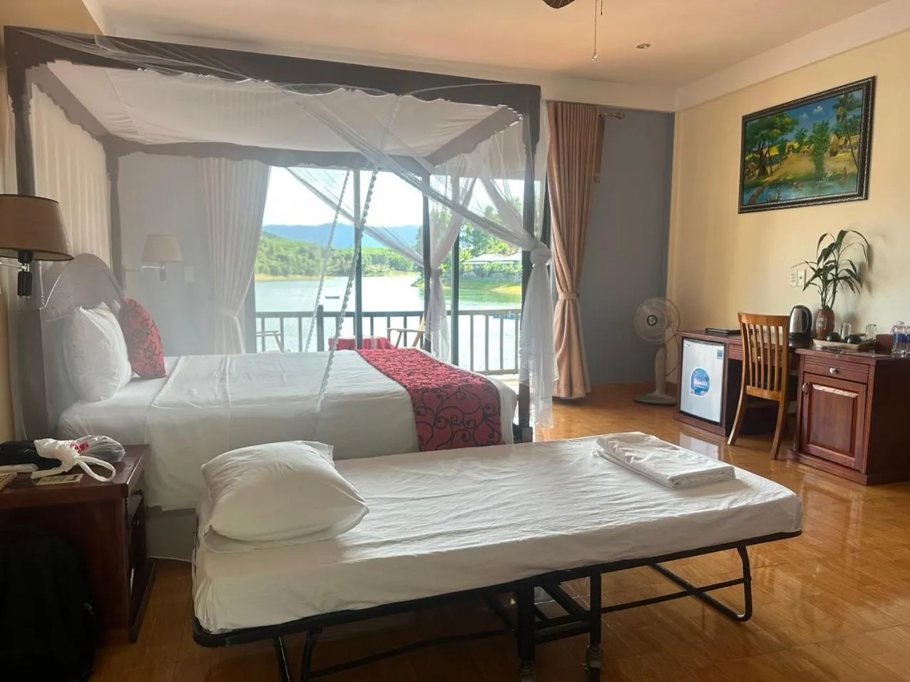 Bed in Phong Nha Lake House Resort