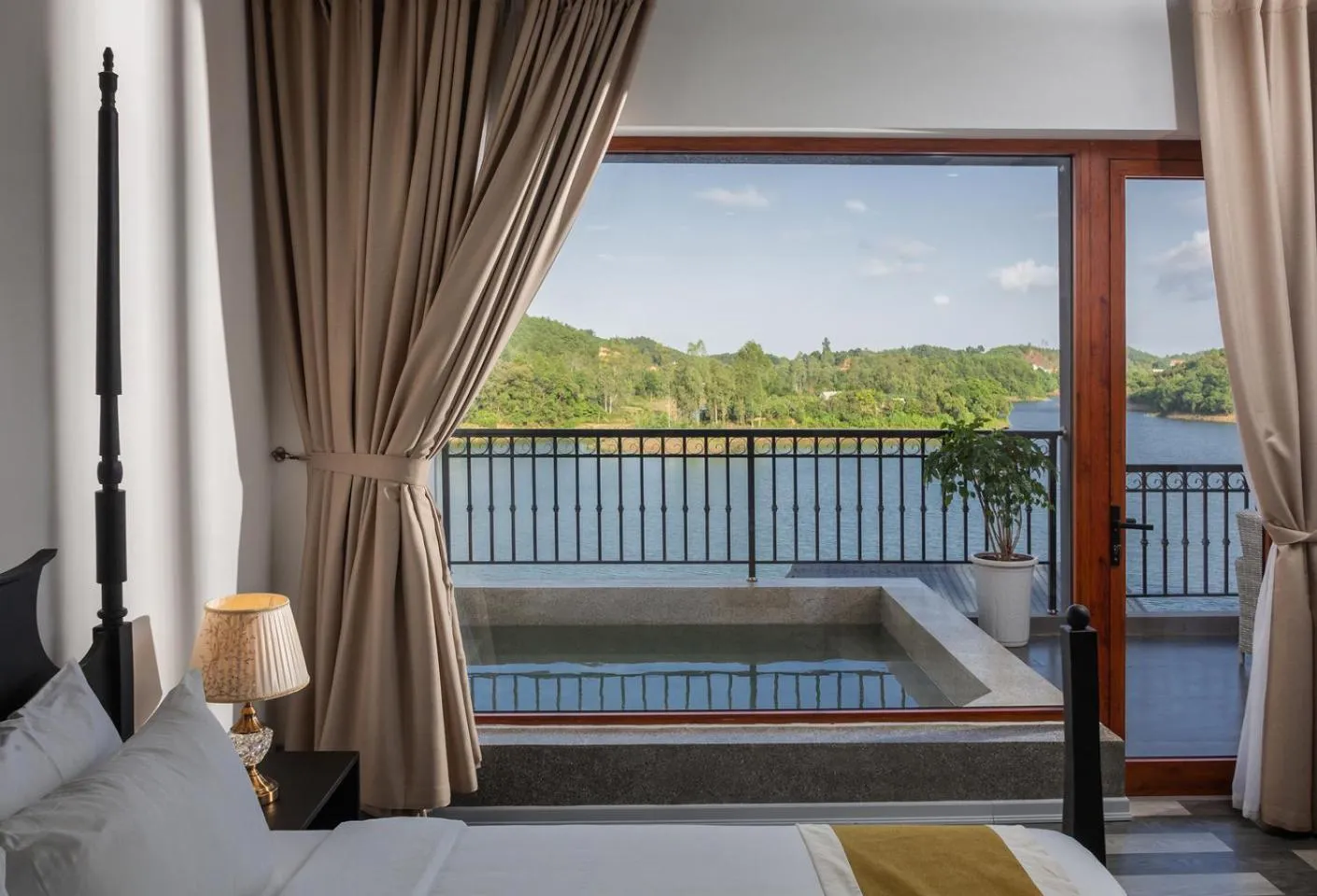 Phong Nha Lake House Resort