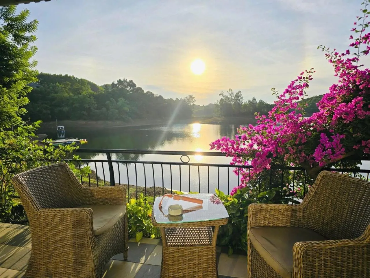 Phong Nha Lake House Resort