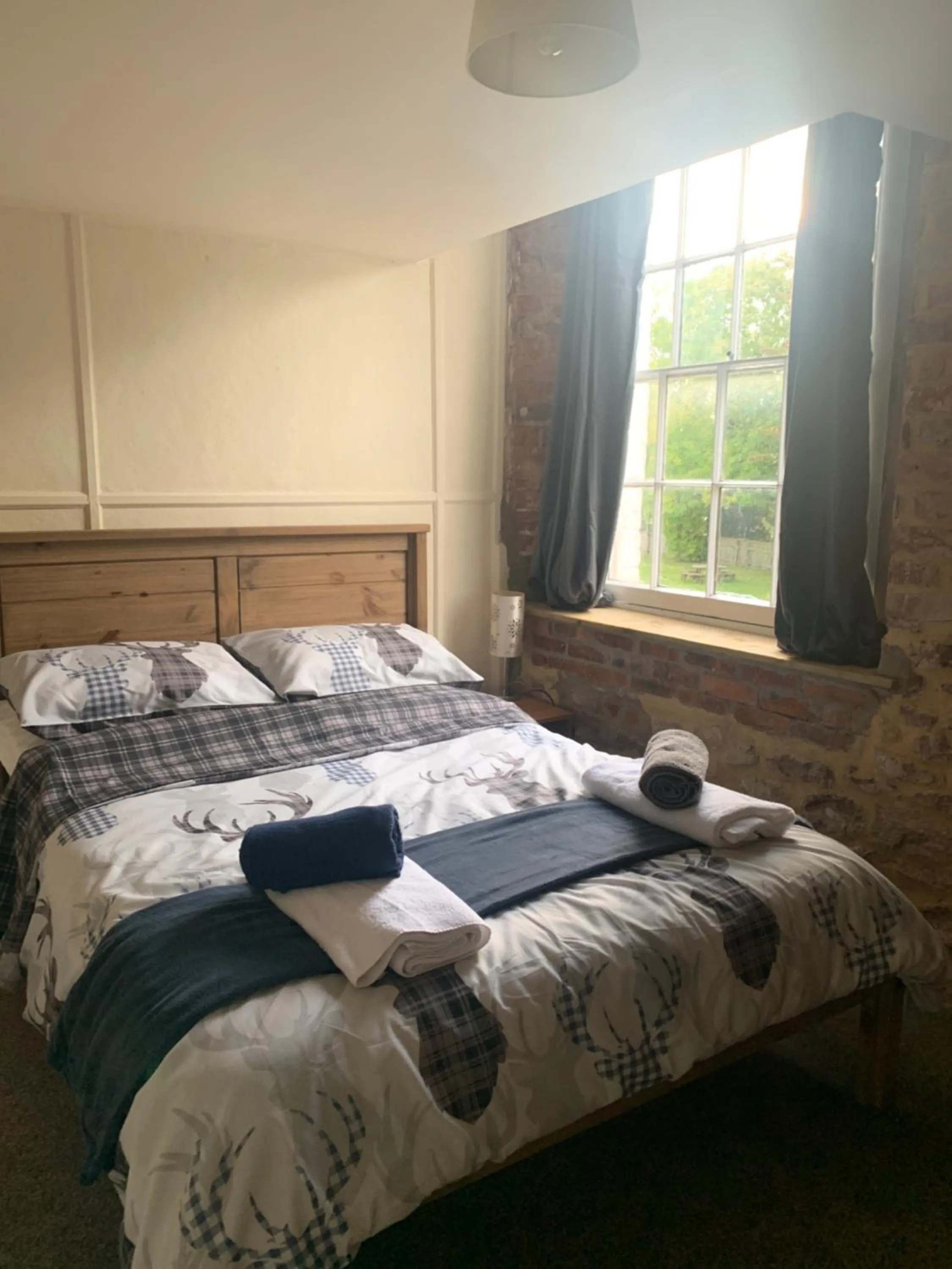 Bed in Crosskeys Inn Guest Rooms in Wye Valley