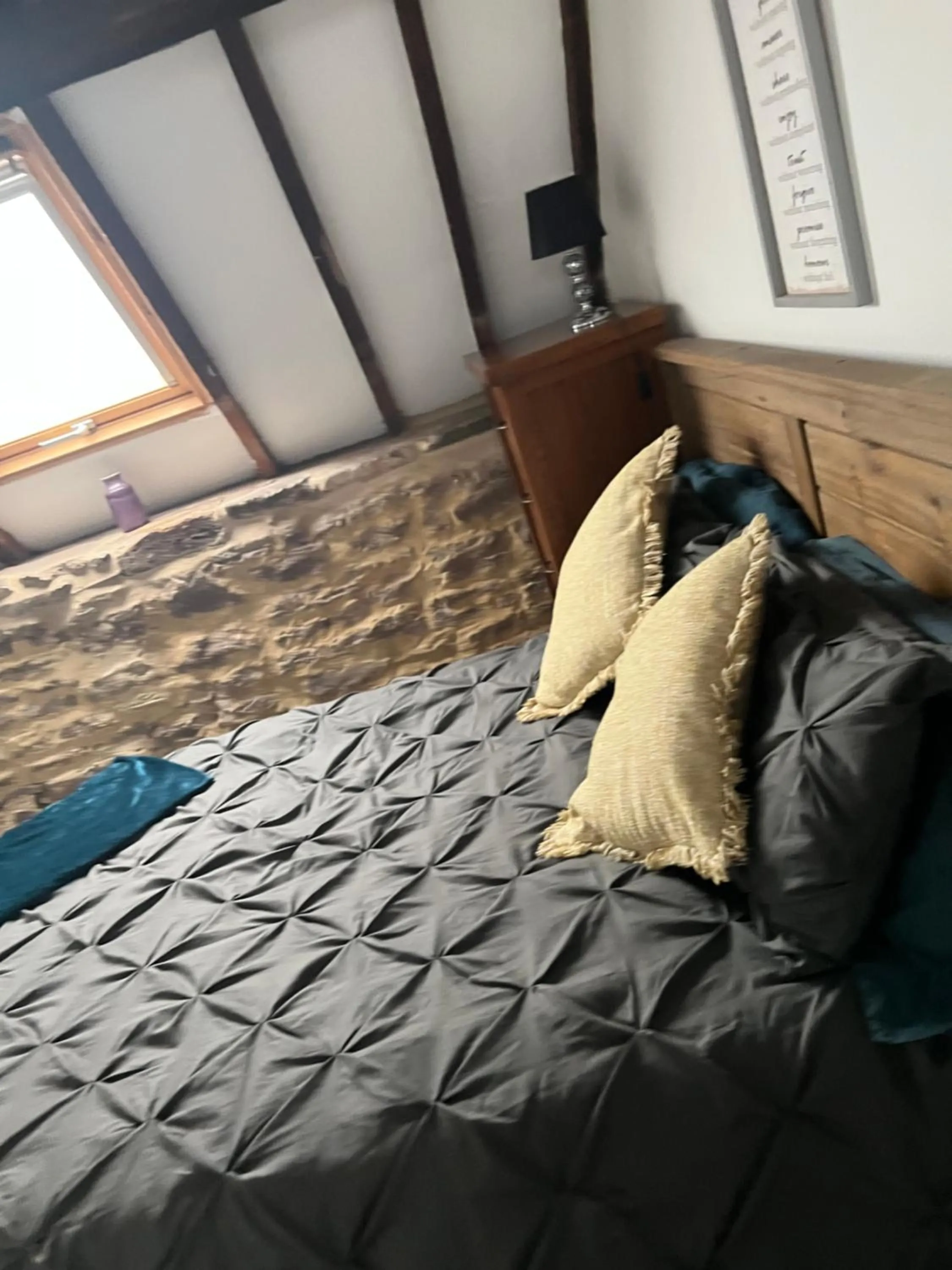 Bedroom, Bed in Crosskeys Inn Guest Rooms in Wye Valley