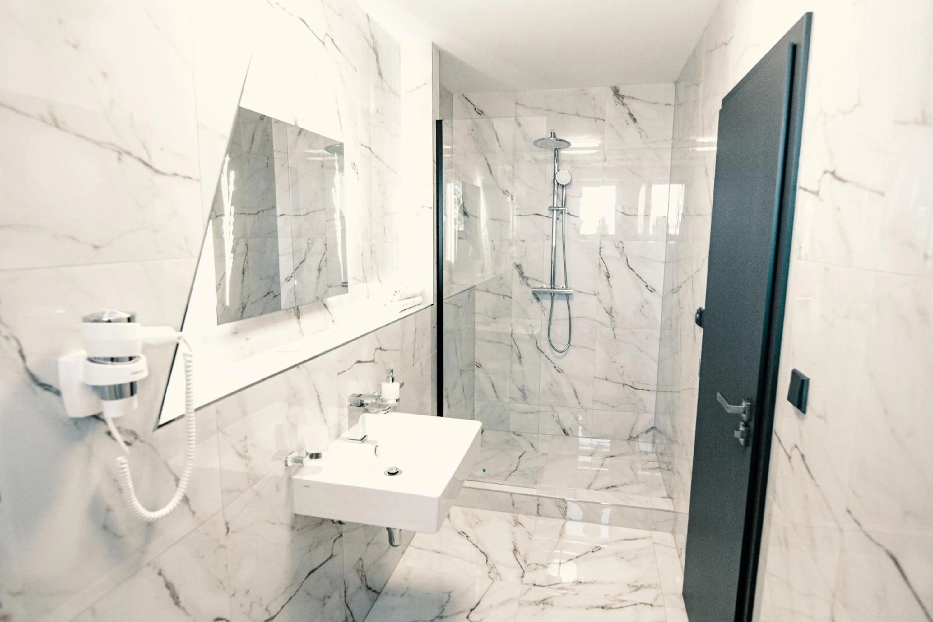 Shower in Sousedi Pavlov