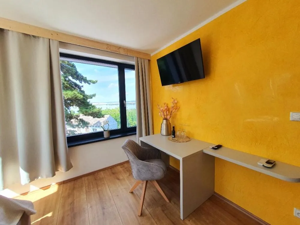 TV and multimedia in Sousedi Pavlov