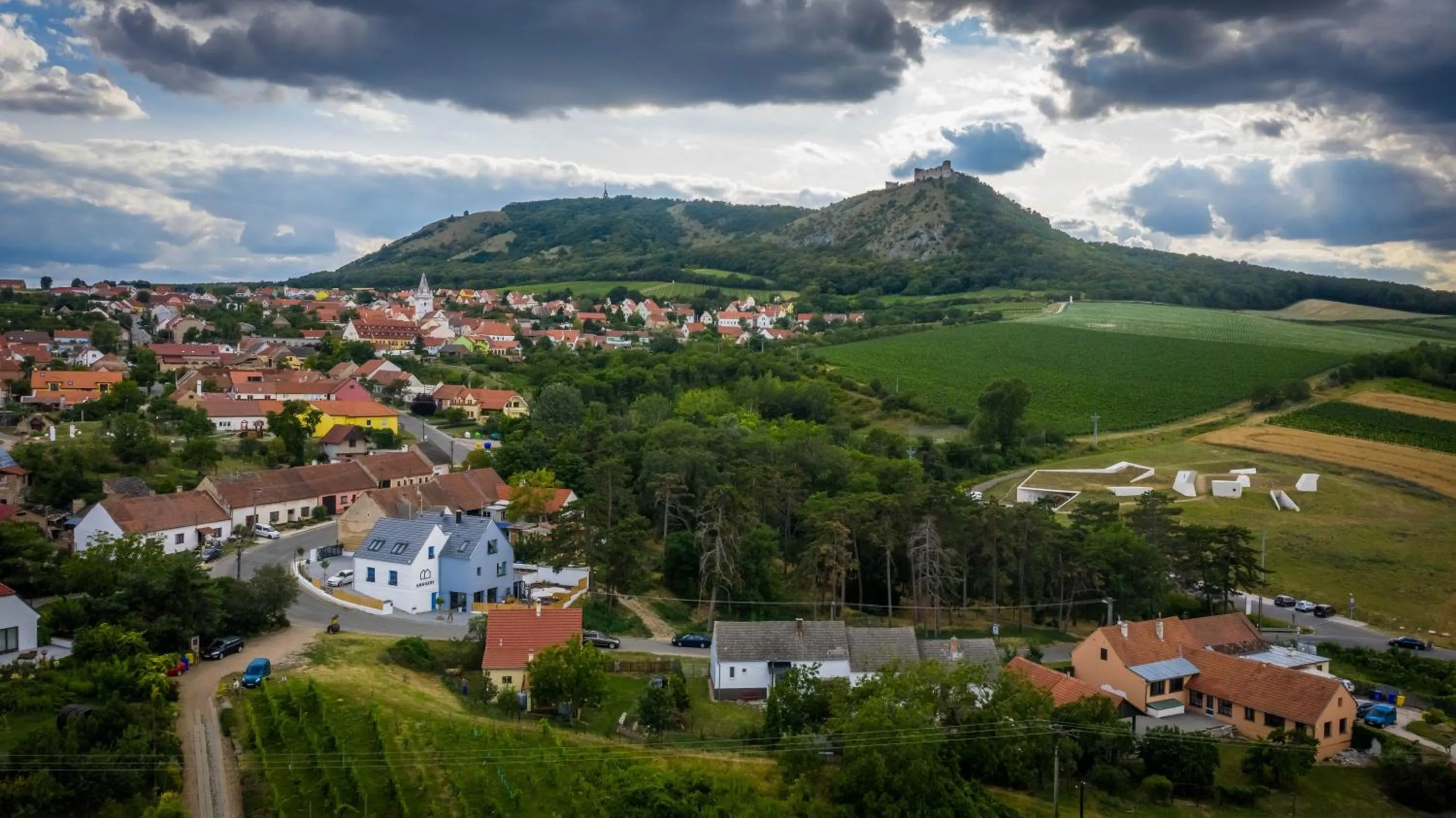 Property building in Sousedi Pavlov